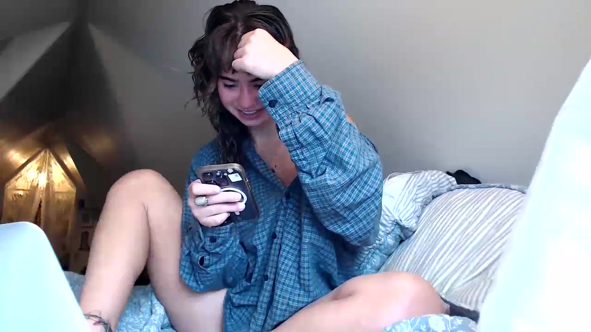 Gallery image thumbnail from Bluntgirl's myfreecams stream on, 09/26/2023, 17:45 image 7 of 20