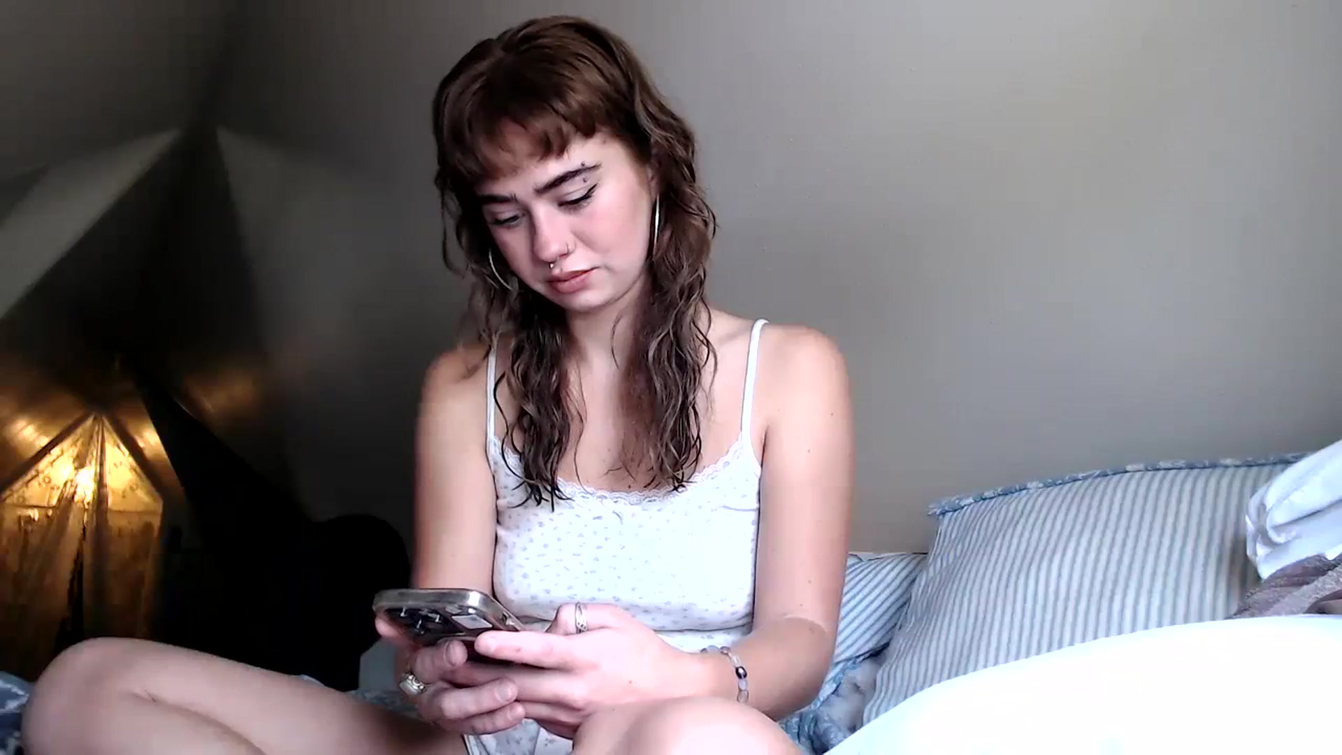 Gallery image thumbnail from Bluntgirl's myfreecams stream on, 09/28/2023, 18:38 image 18 of 20