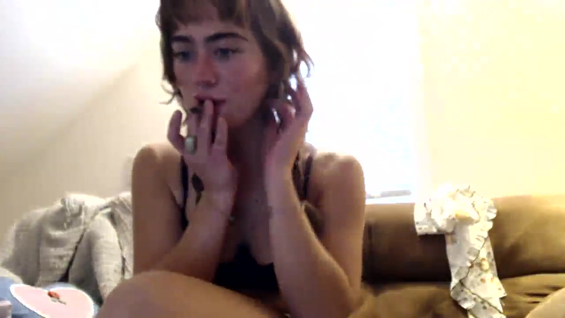 Gallery image thumbnail from Bluntgirl's myfreecams stream on, 09/29/2023, 19:24 image 18 of 20