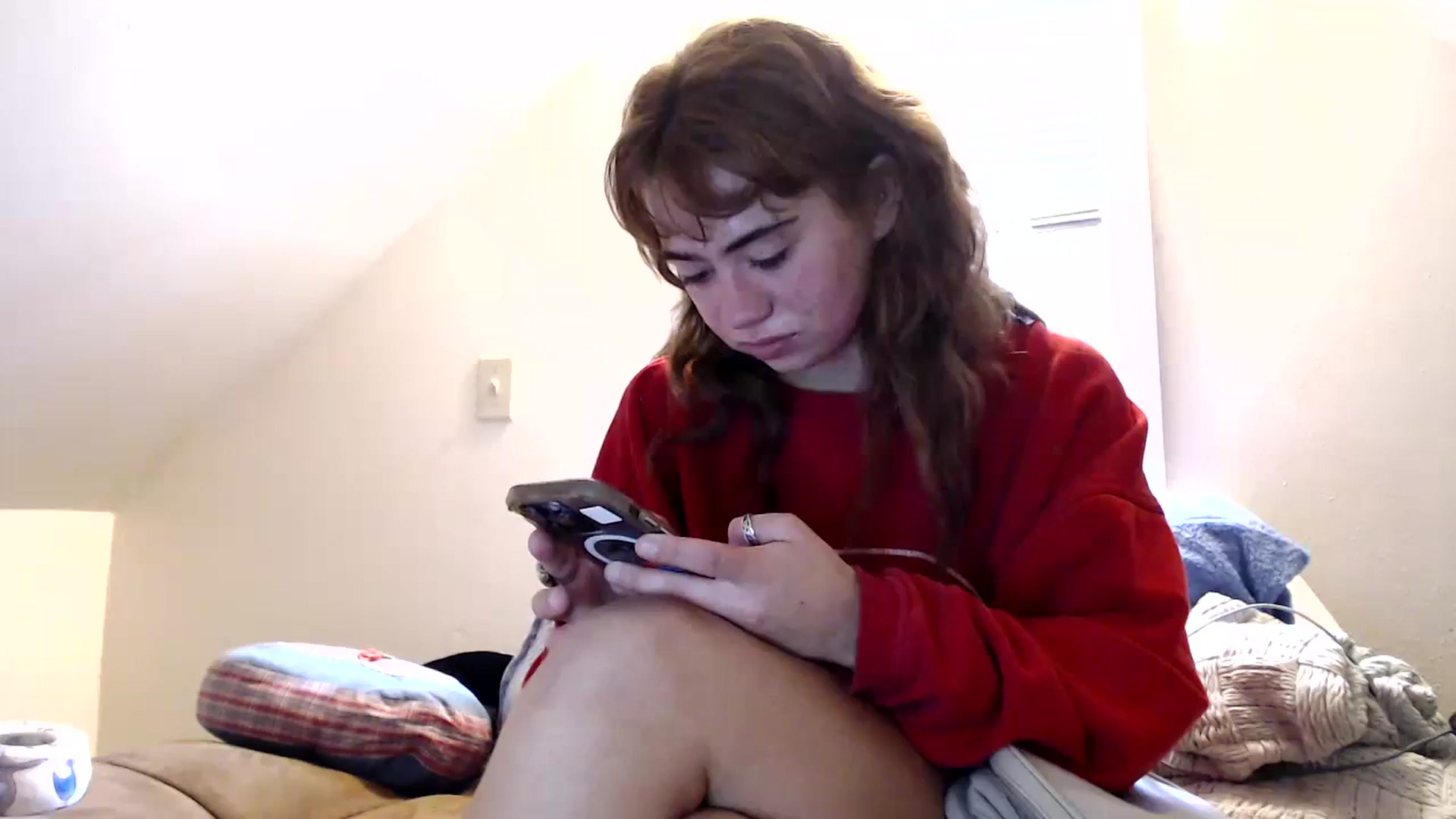 Gallery image thumbnail from Bluntgirl's myfreecams stream on, 10/22/2023, 19:00 image 1 of 20