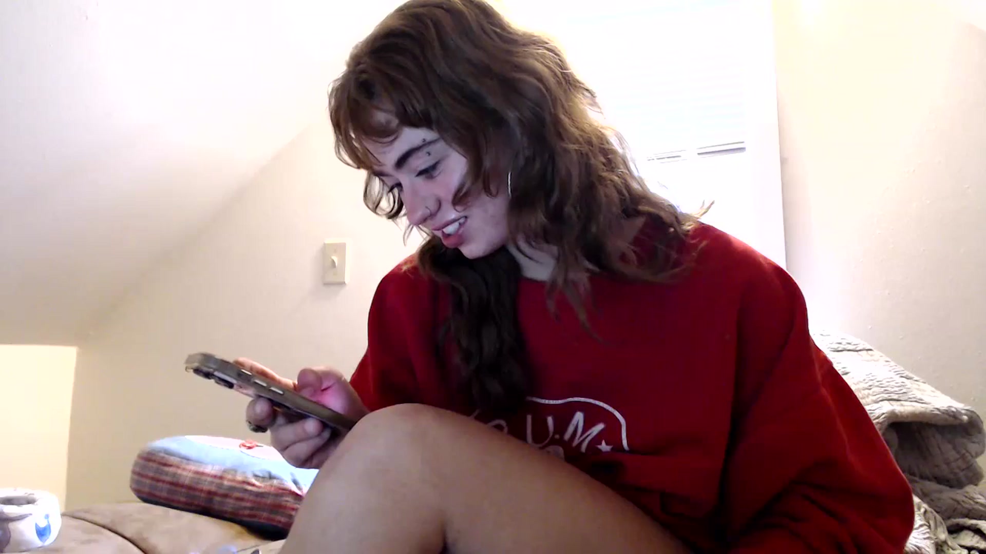 Gallery image thumbnail from Bluntgirl's myfreecams stream on, 10/22/2023, 19:00 image 12 of 20