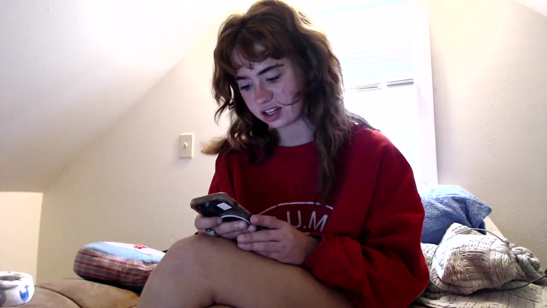 Gallery image thumbnail from Bluntgirl's myfreecams stream on, 10/22/2023, 19:00 image 7 of 20