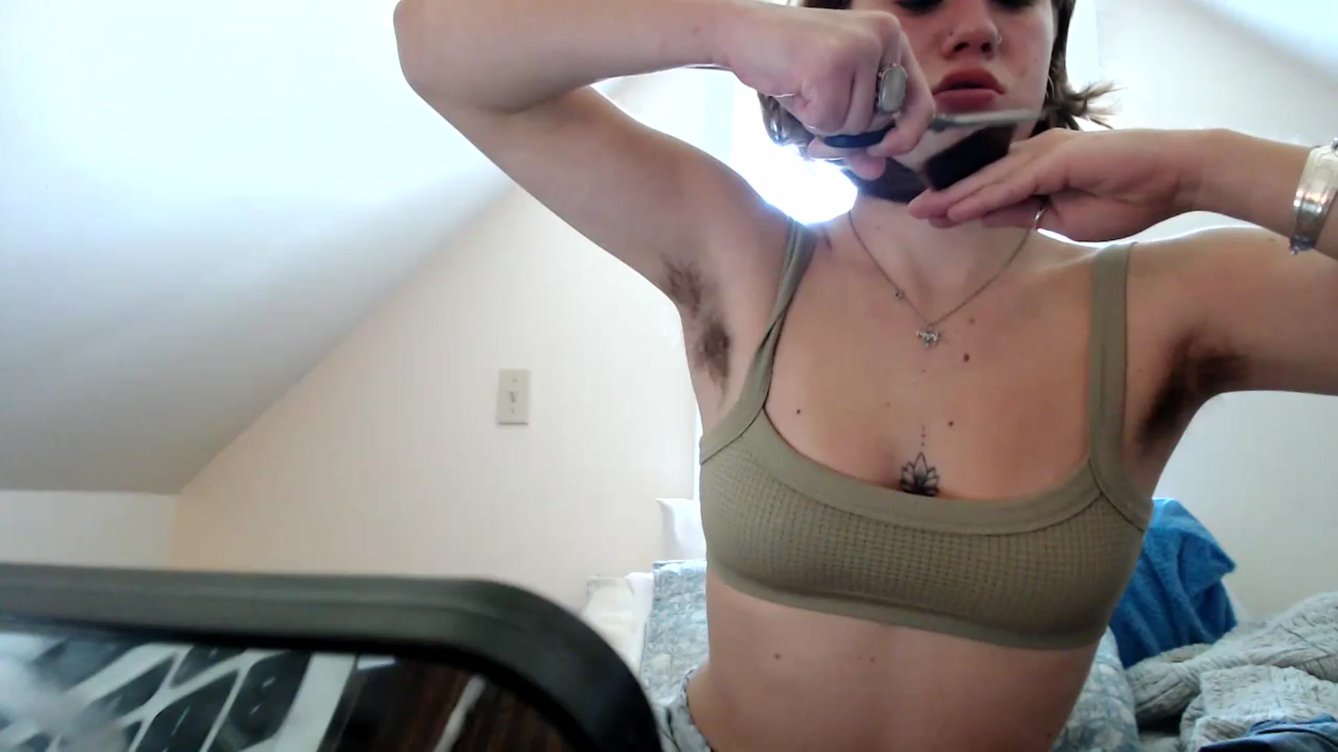 Gallery image thumbnail from Bluntgirl's myfreecams stream on, 10/25/2023, 19:00 image 18 of 20