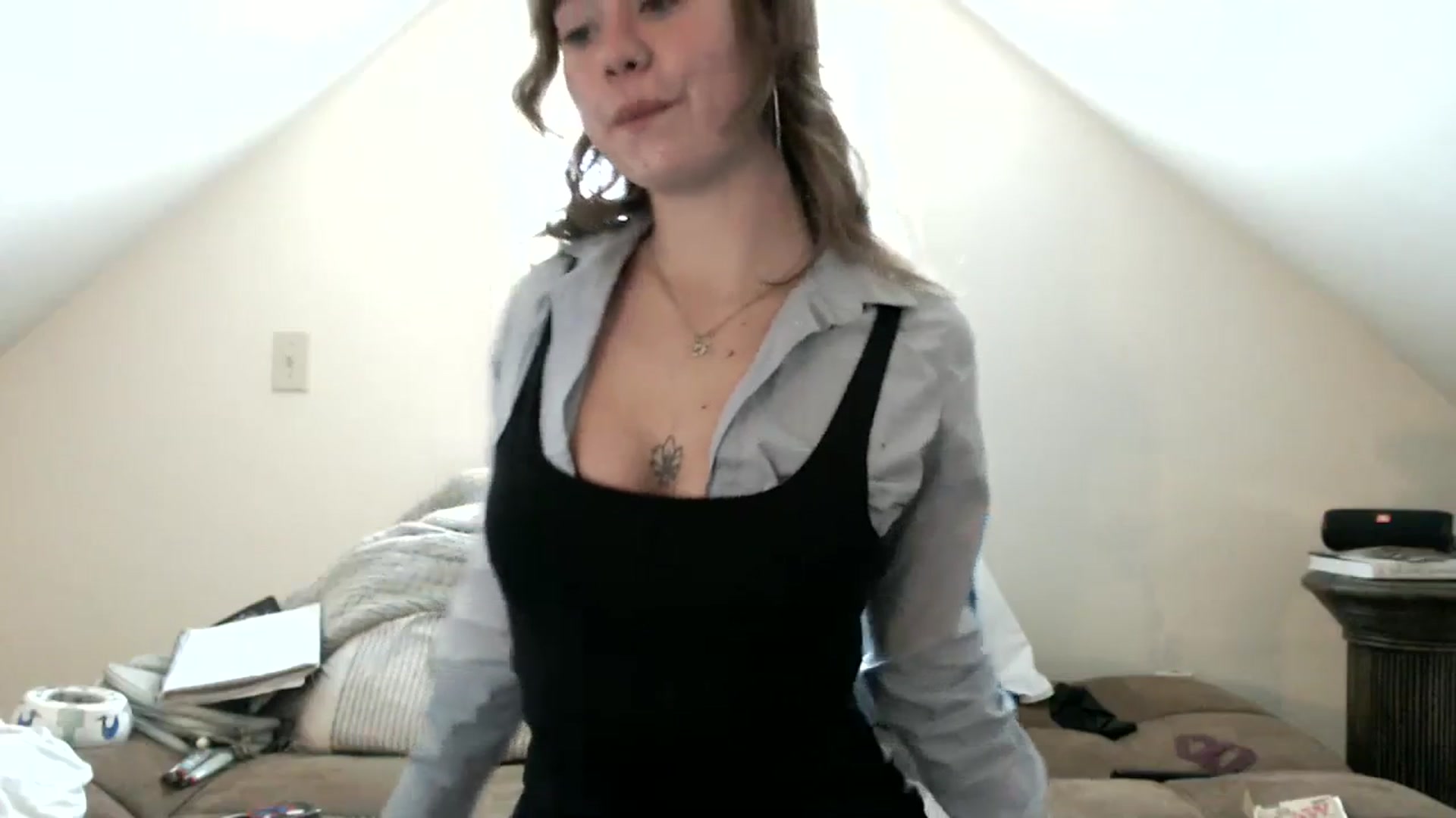 Gallery image thumbnail from Bluntgirl's myfreecams stream on, 10/27/2023, 19:24 image 2 of 20