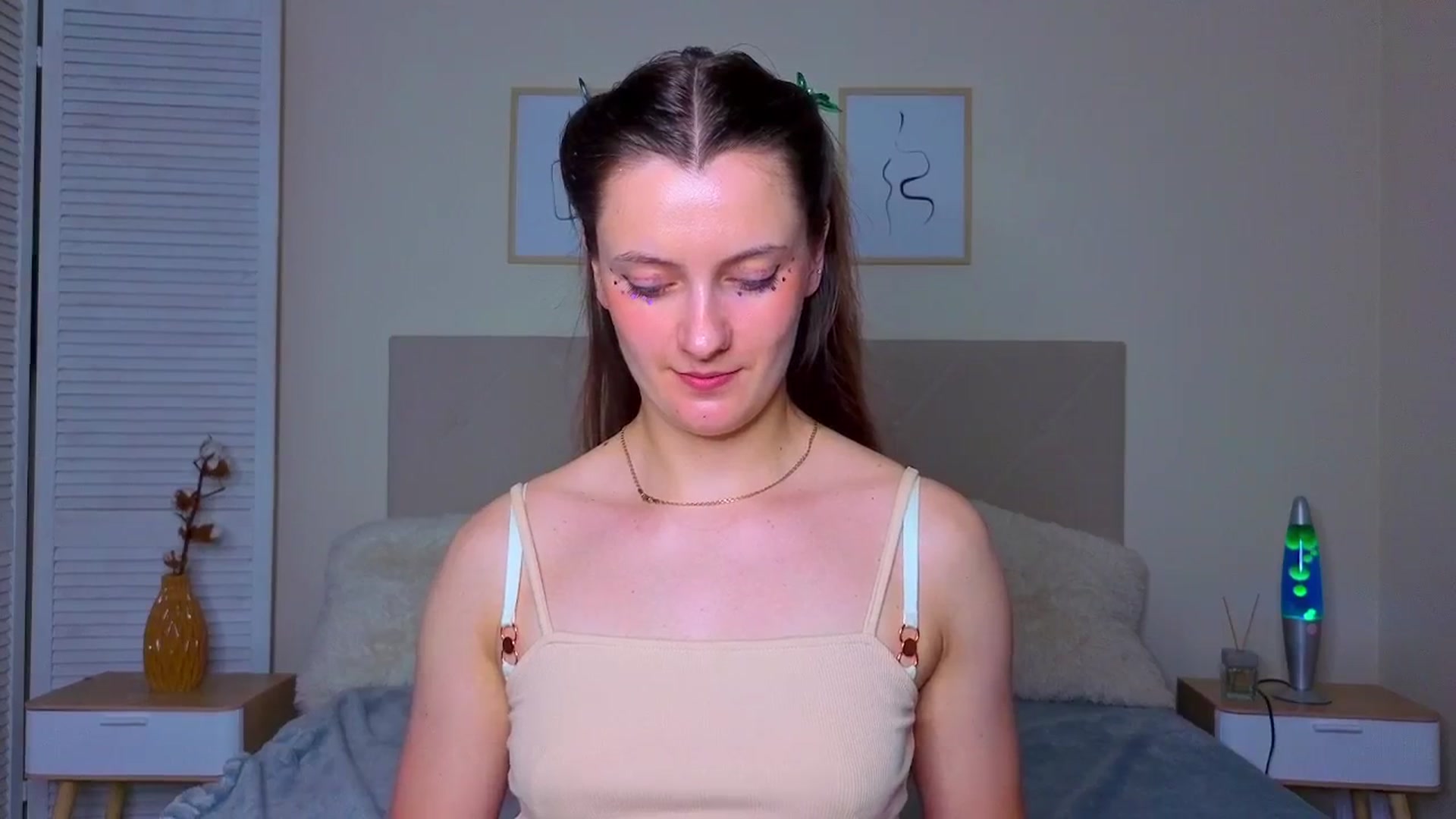 Gallery image thumbnail from Blush_flower's myfreecams stream on, 06/03/2025, 11:53 image 18 of 20