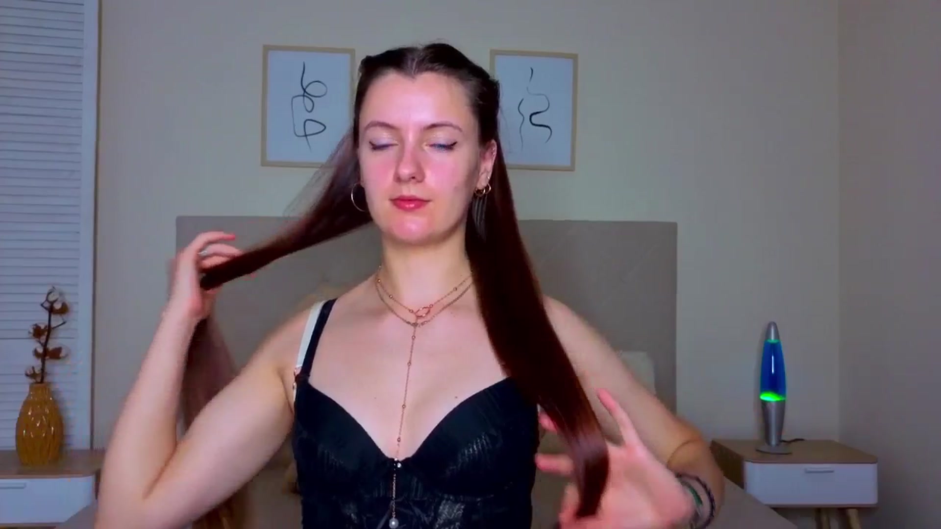 Gallery image thumbnail from Blush_flower's myfreecams stream on, 06/10/2025, 07:37 image 8 of 20