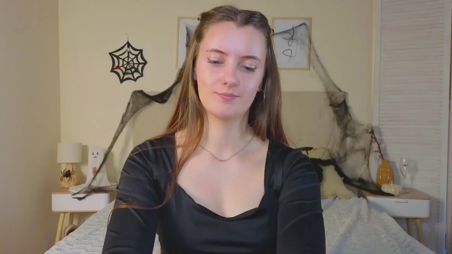 Gallery image thumbnail from Blush_flower's myfreecams stream on, 11/02/2025, 12:10 image 8 of 20