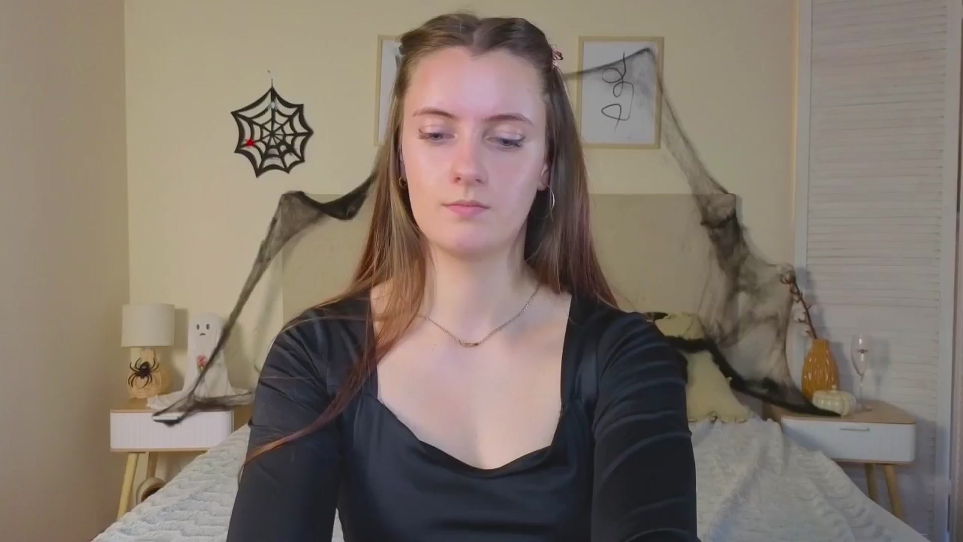 Gallery image thumbnail from Blush_flower's myfreecams stream on, 11/02/2025, 12:10 image 6 of 20