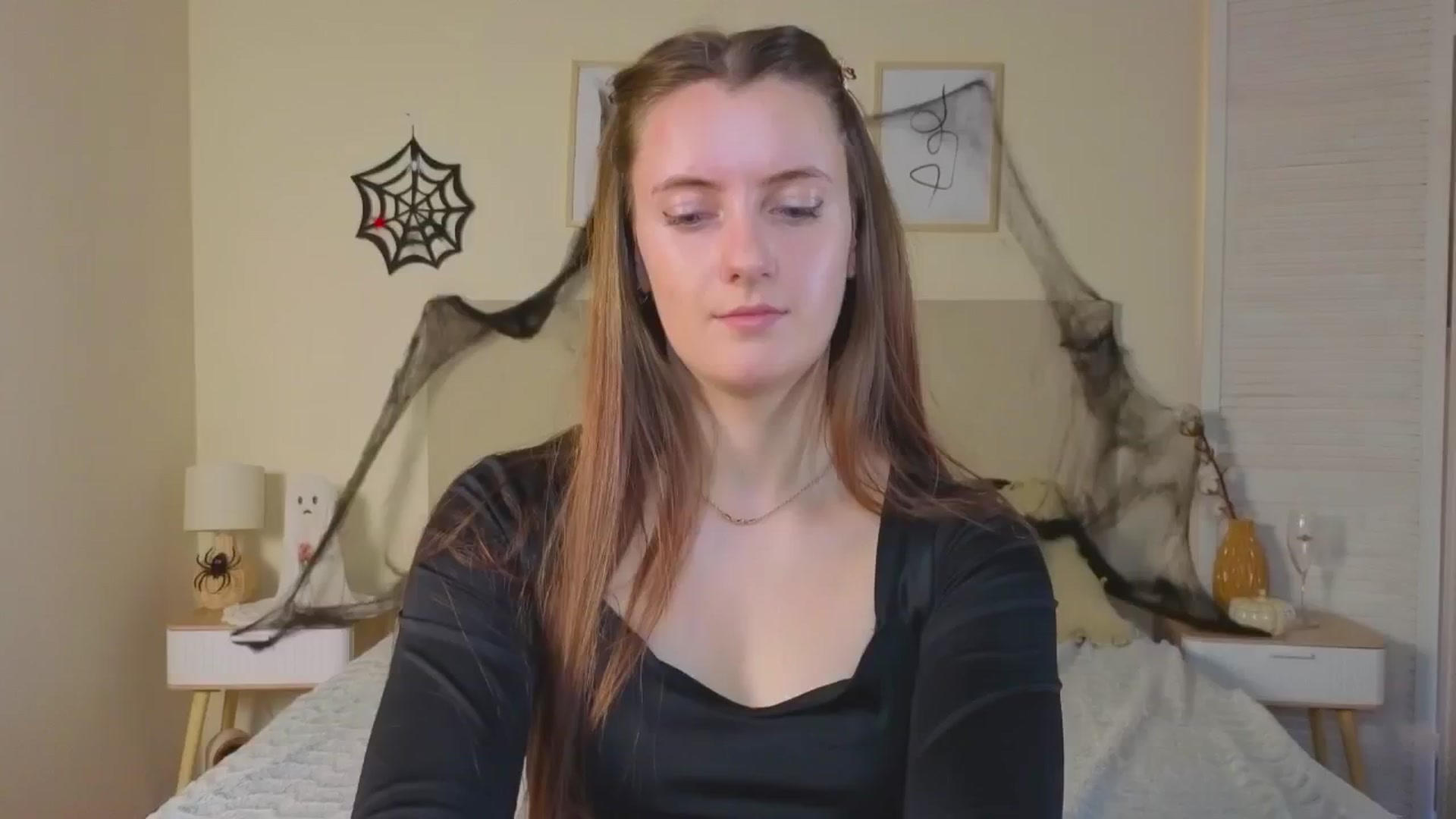 Gallery image thumbnail from Blush_flower's myfreecams stream on, 11/02/2025, 12:10 image 12 of 20