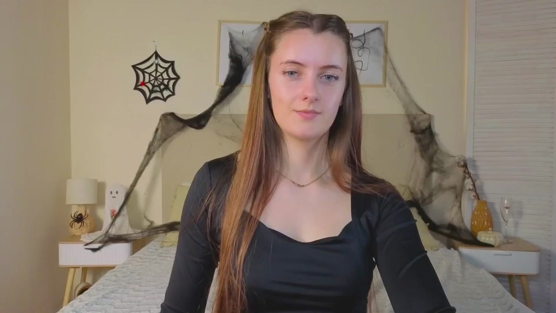 Gallery image thumbnail from Blush_flower's myfreecams stream on, 11/02/2025, 12:10 image 16 of 20
