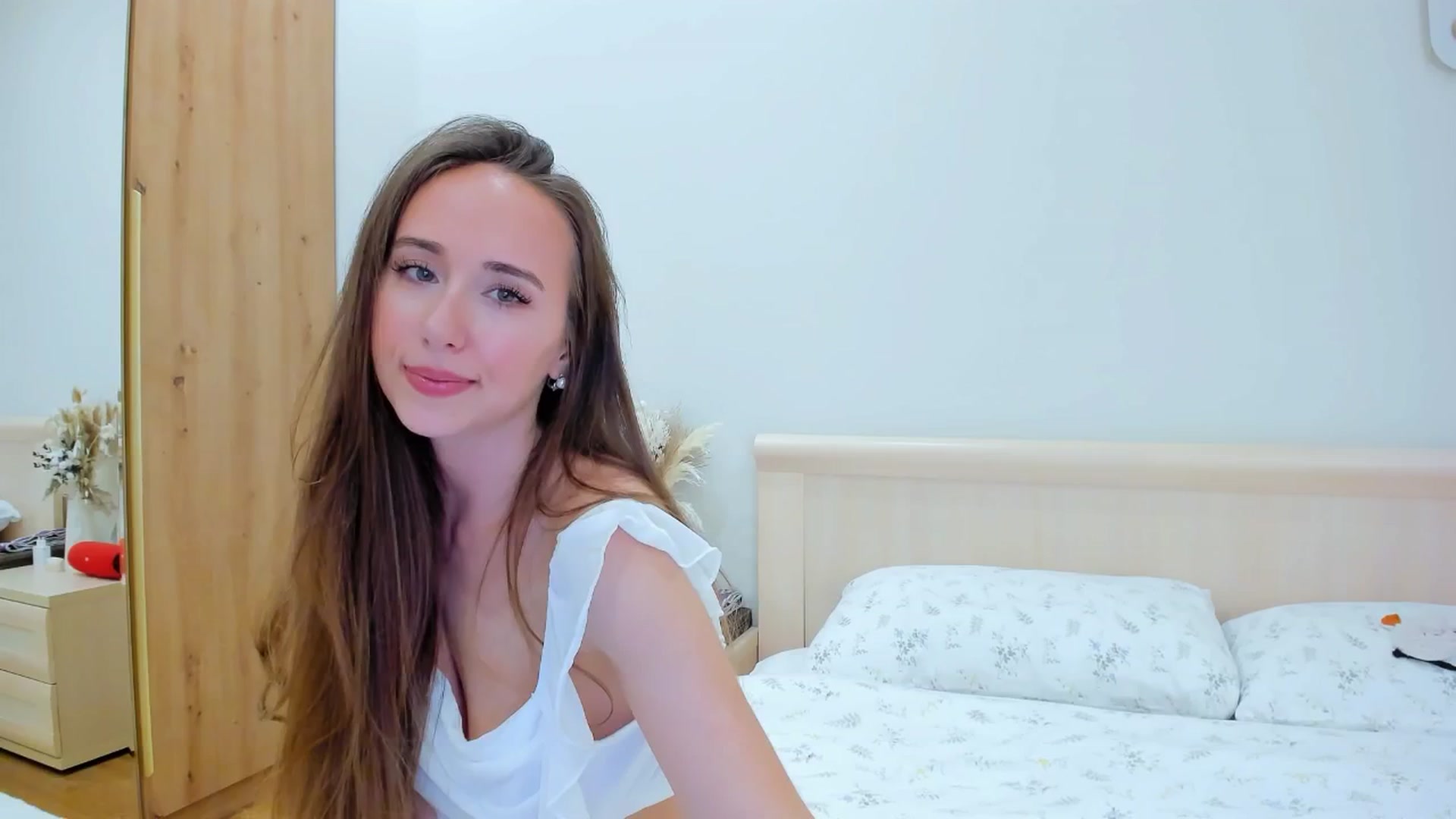 Gallery image thumbnail from BlushyAnna's myfreecams stream on, 06/19/2025, 15:35 image 8 of 20