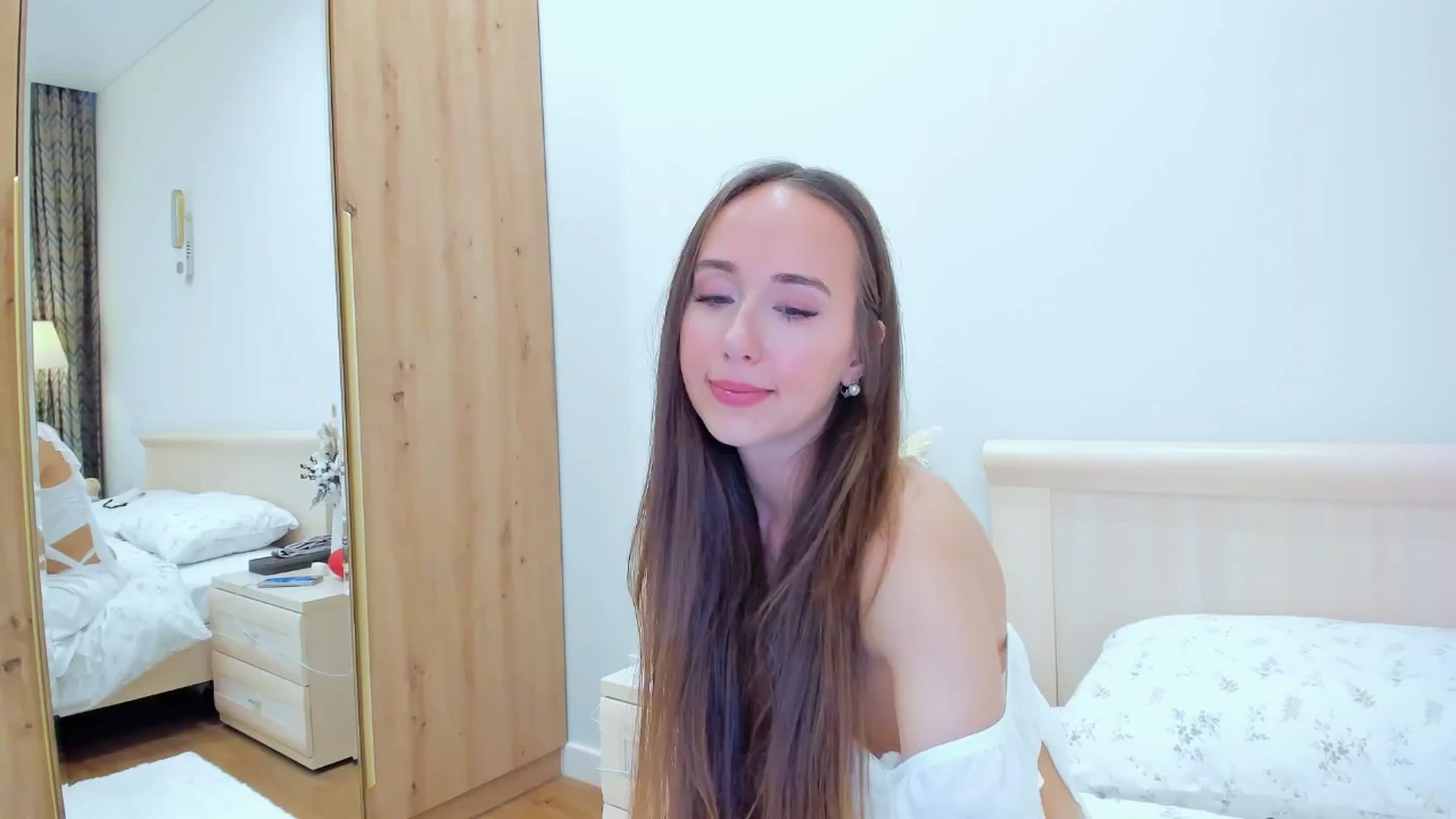 Gallery image thumbnail from BlushyAnna's myfreecams stream on, 06/19/2025, 15:35 image 18 of 20