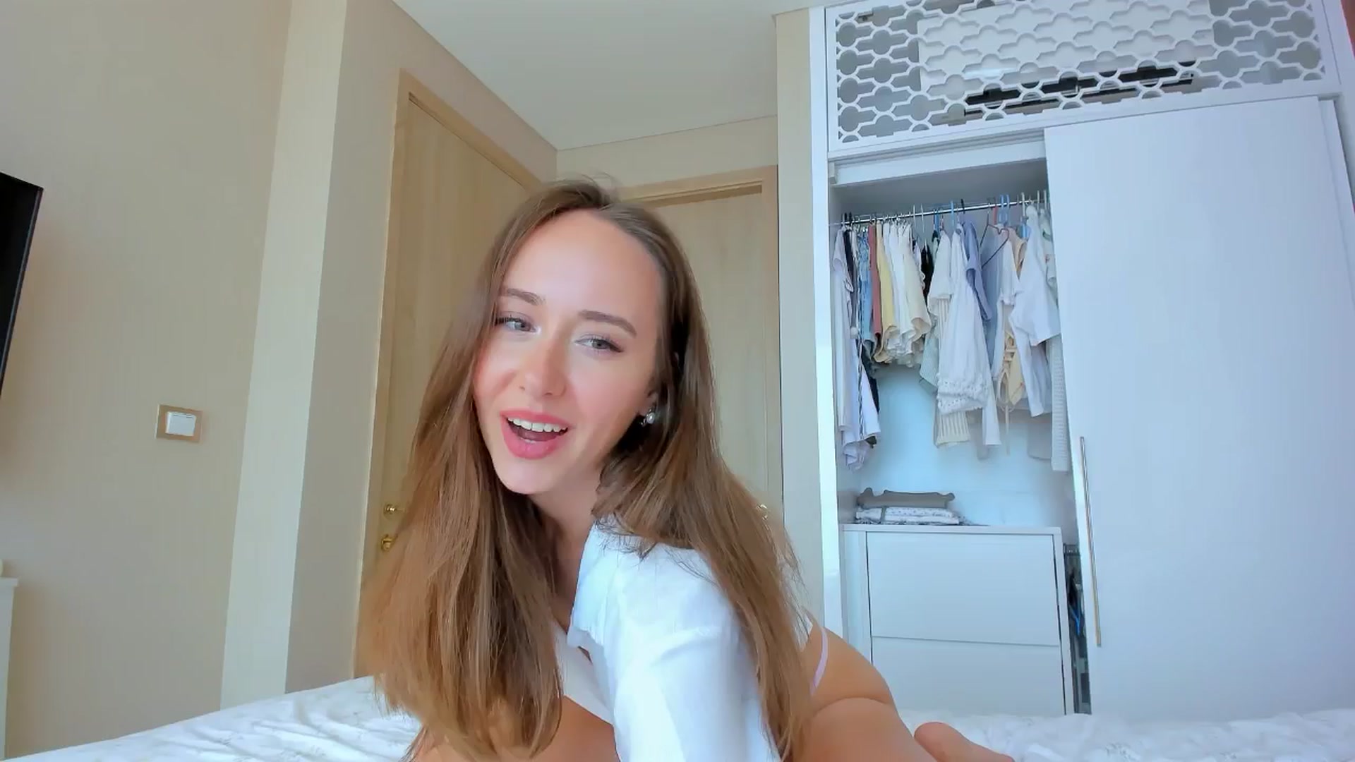 Gallery image thumbnail from BlushyAnna's myfreecams stream on, 09/14/2025, 06:15 image 2 of 20
