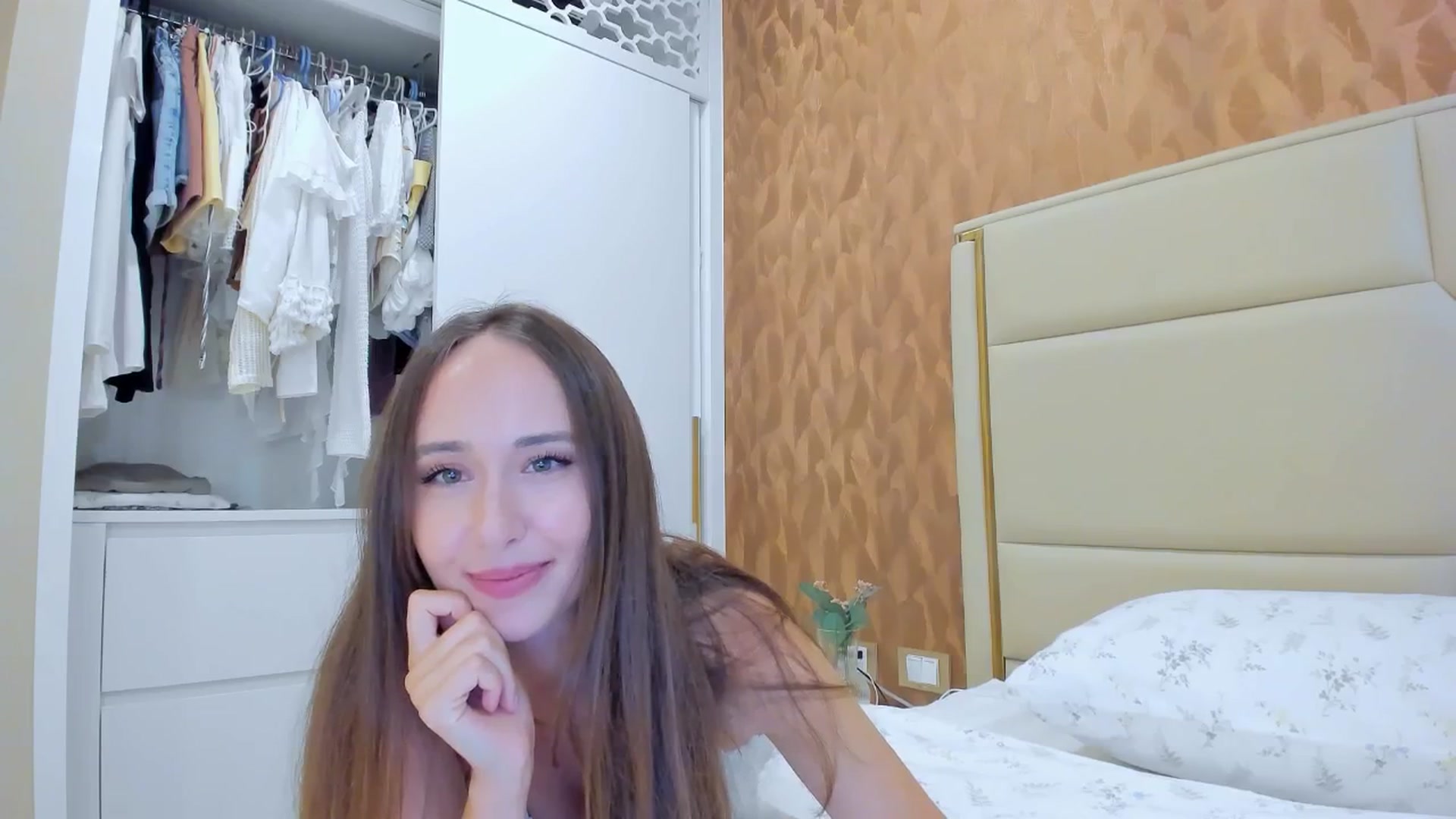 Gallery image thumbnail from BlushyAnna's myfreecams stream on, 09/27/2025, 14:00 image 2 of 20