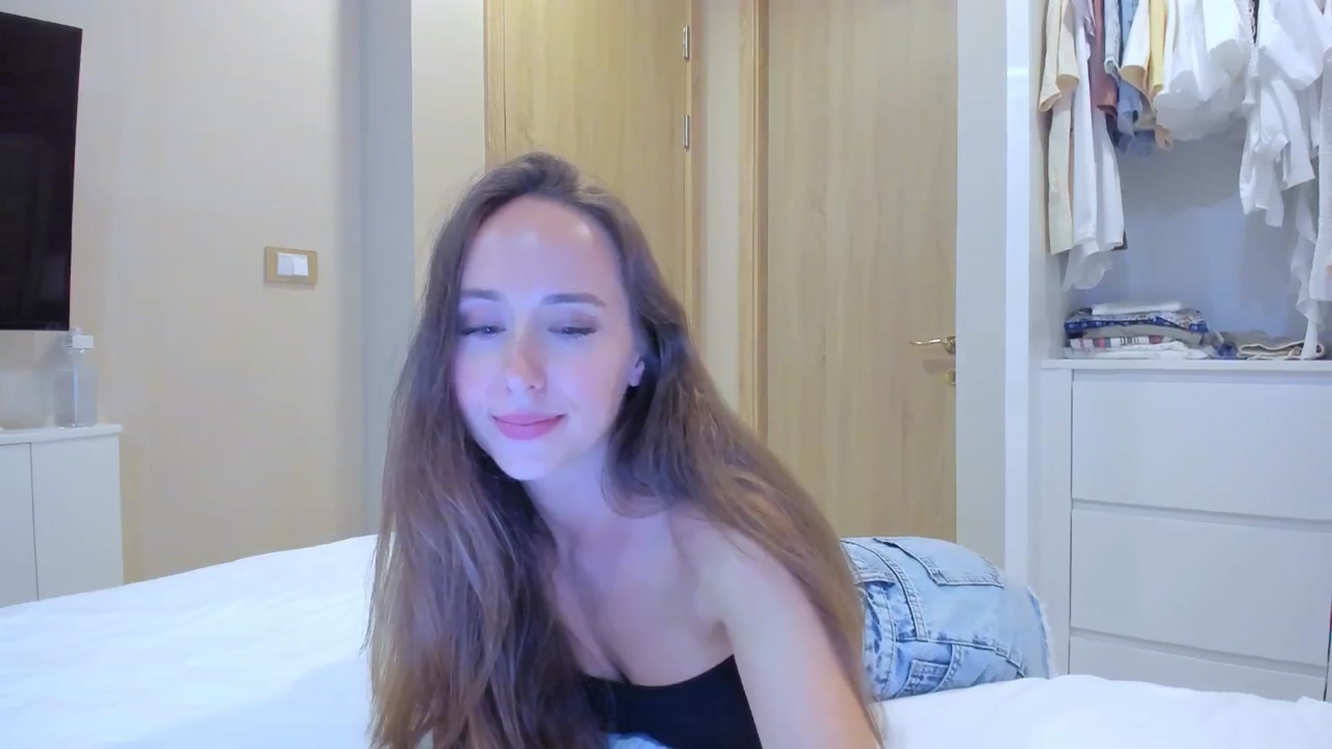 Gallery image thumbnail from BlushyAnna's myfreecams stream on, 10/16/2025, 11:39 image 9 of 20
