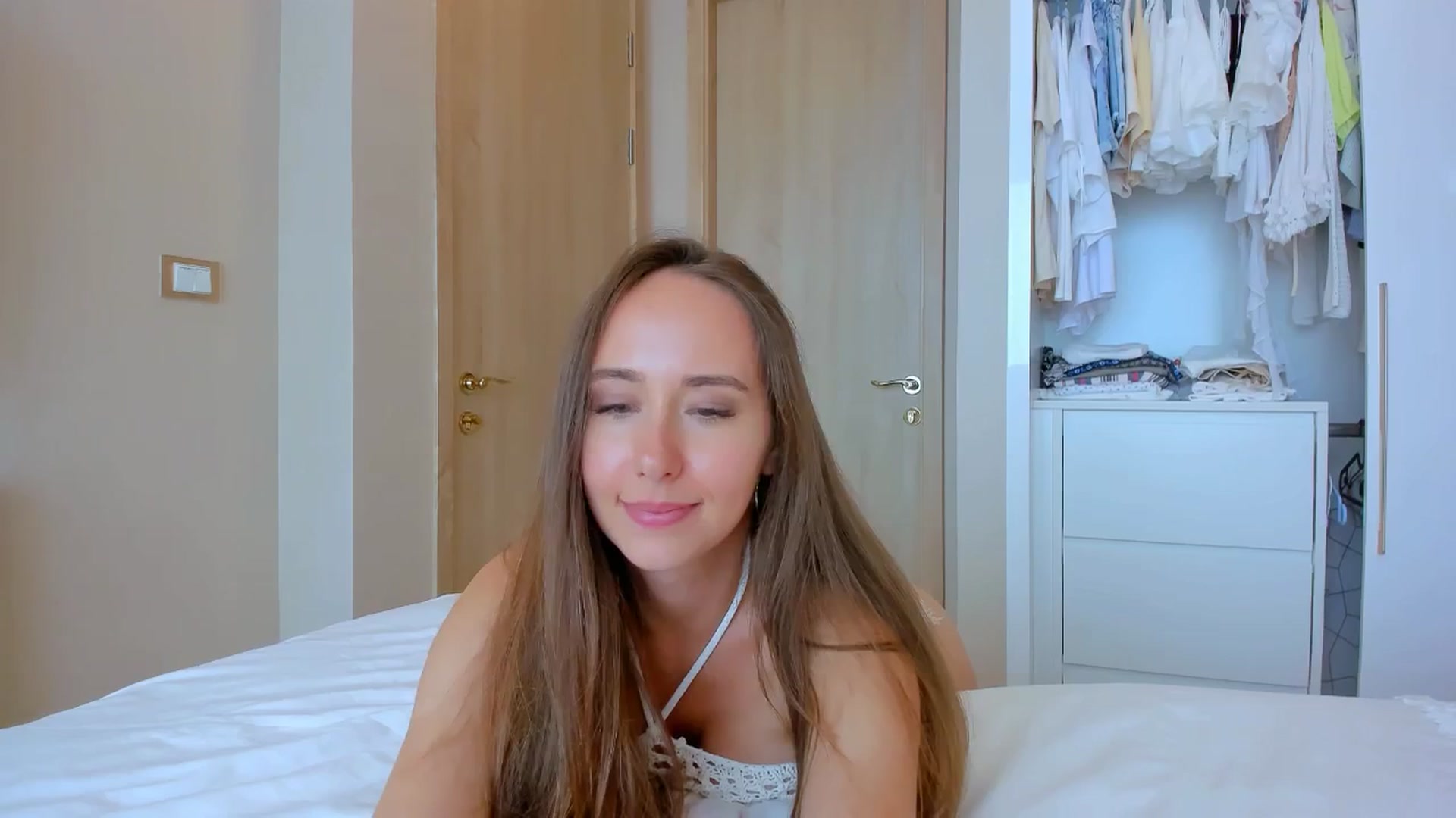 Gallery image thumbnail from BlushyAnna's myfreecams stream on, 10/19/2025, 08:21 image 12 of 20