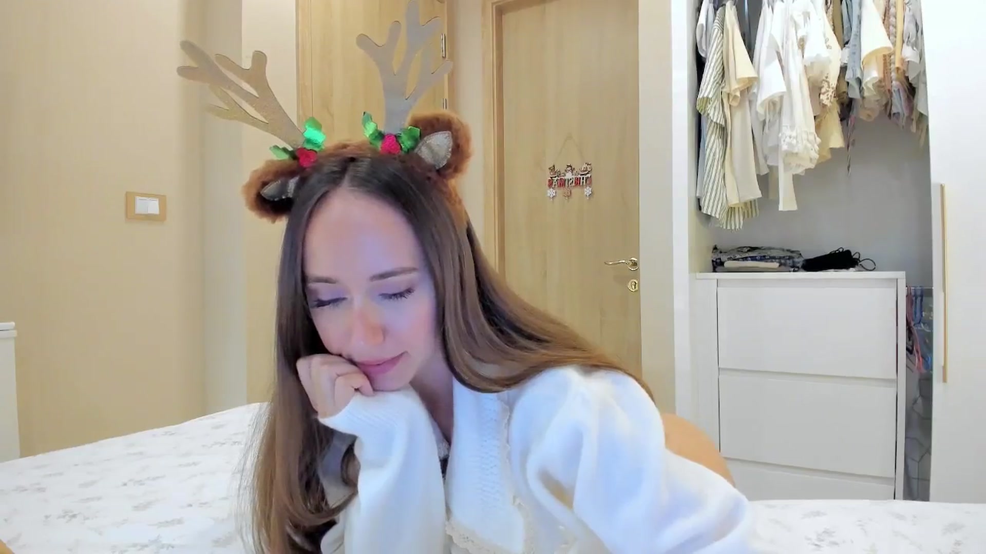 Gallery image thumbnail from BlushyAnna's myfreecams stream on, 12/22/2025, 06:30 image 10 of 20