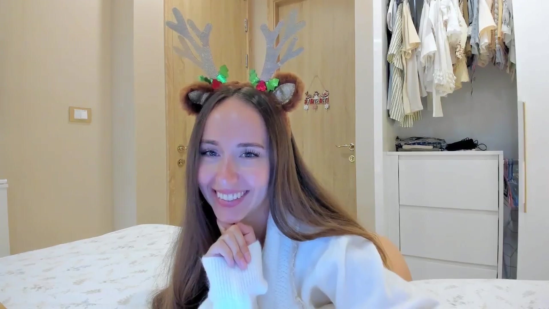 Gallery image thumbnail from BlushyAnna's myfreecams stream on, 12/22/2025, 06:30 image 15 of 20