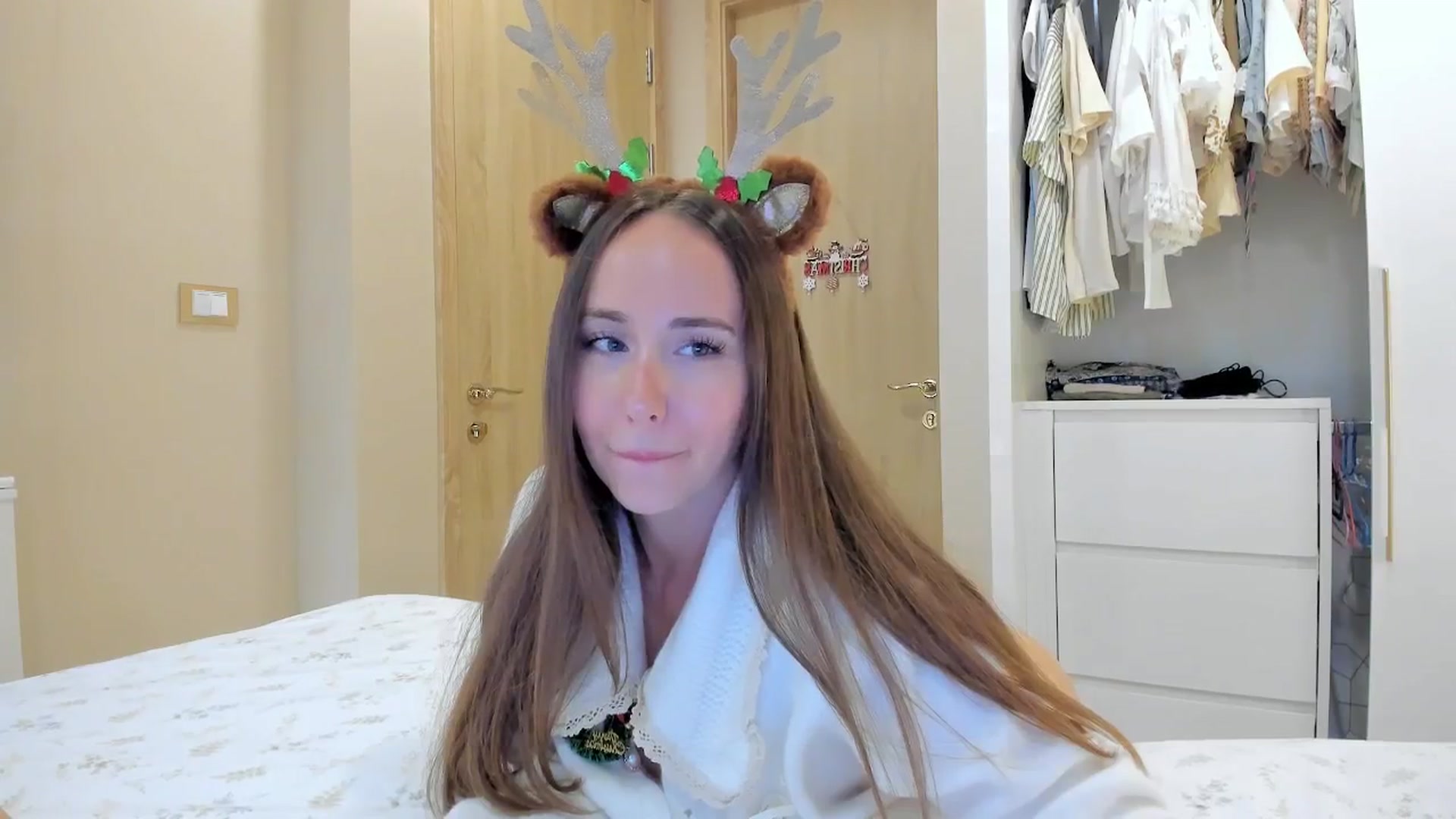 Gallery image thumbnail from BlushyAnna's myfreecams stream on, 12/22/2025, 06:30 image 20 of 20