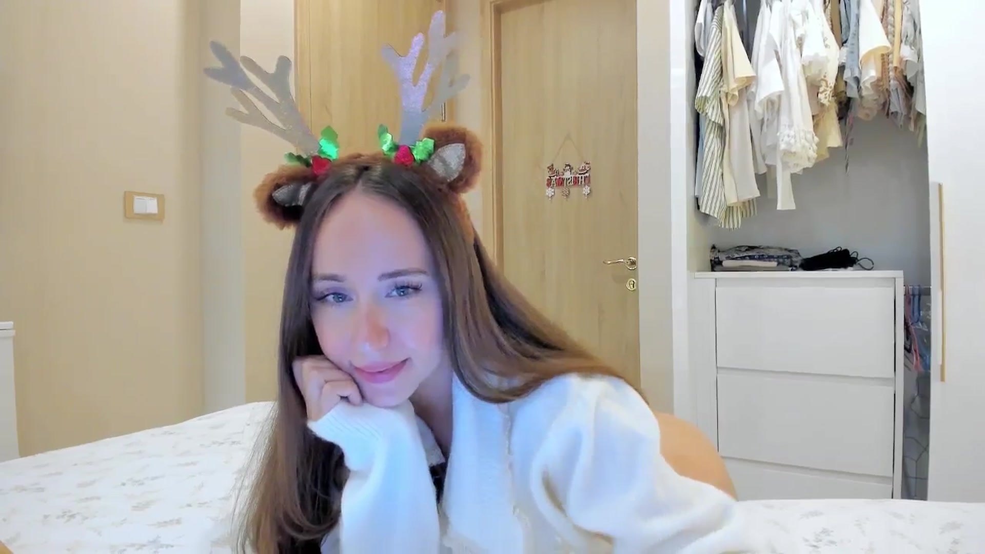 Gallery image thumbnail from BlushyAnna's myfreecams stream on, 12/22/2025, 06:30 image 11 of 20