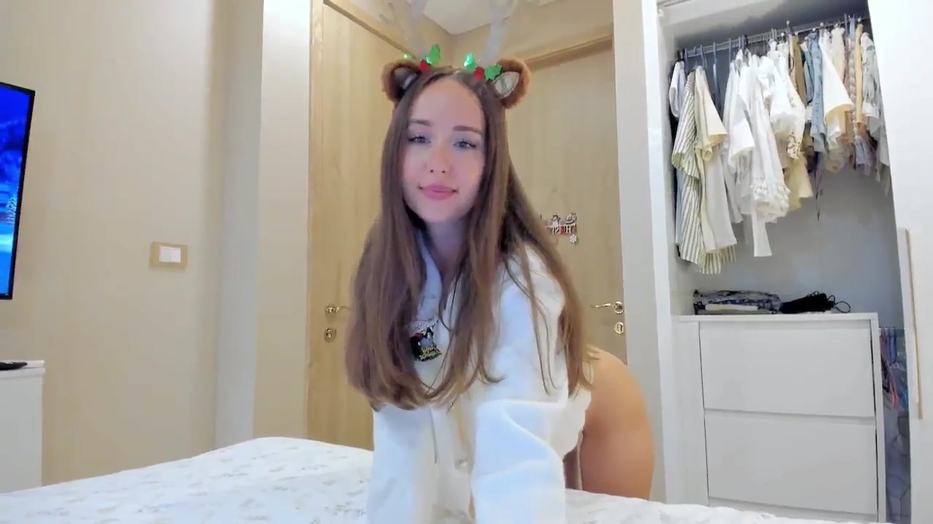 Gallery image thumbnail from BlushyAnna's myfreecams stream on, 12/22/2025, 06:30 image 9 of 20