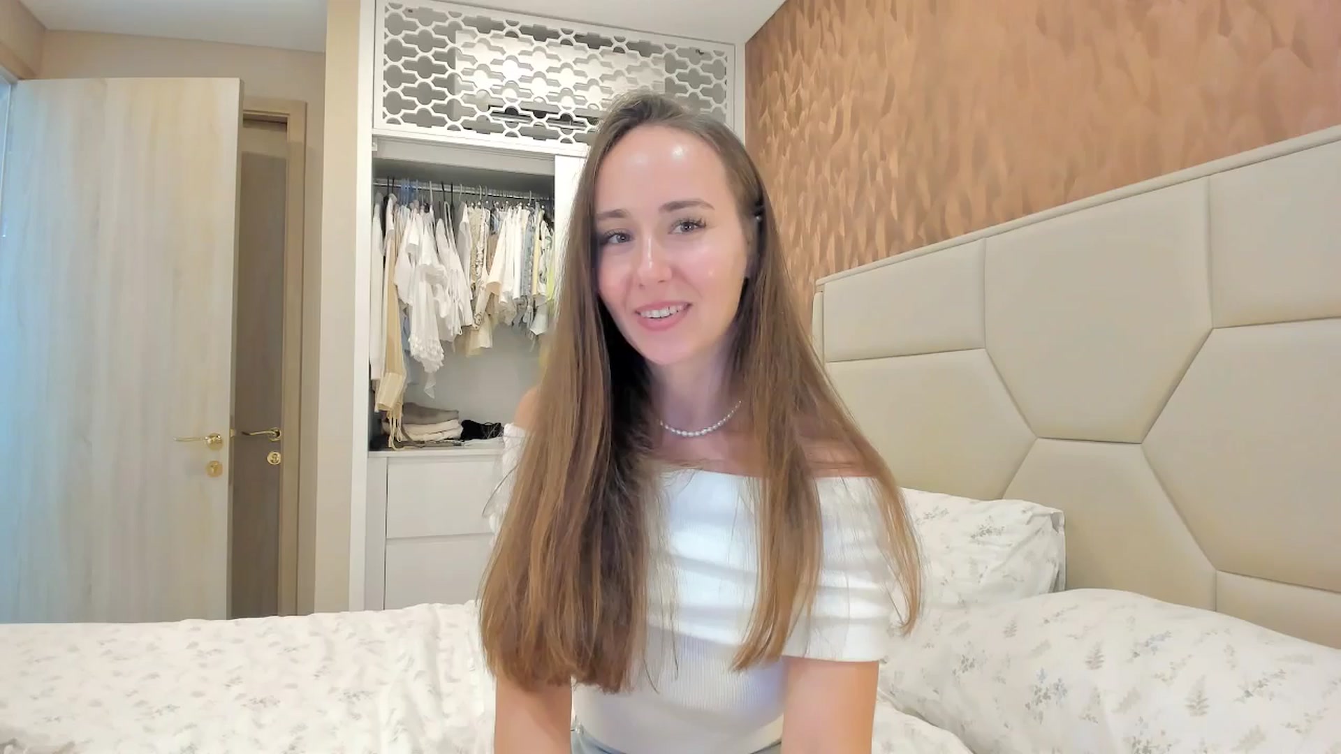 Gallery image thumbnail from BlushyAnna's myfreecams stream on, 01/26/2026, 08:02 image 17 of 20