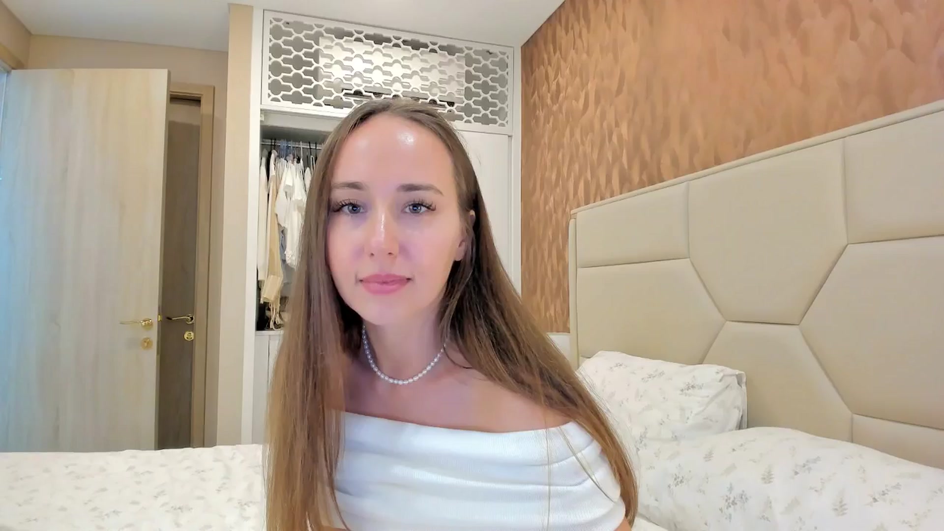 Gallery image thumbnail from BlushyAnna's myfreecams stream on, 01/26/2026, 08:17 image 1 of 20