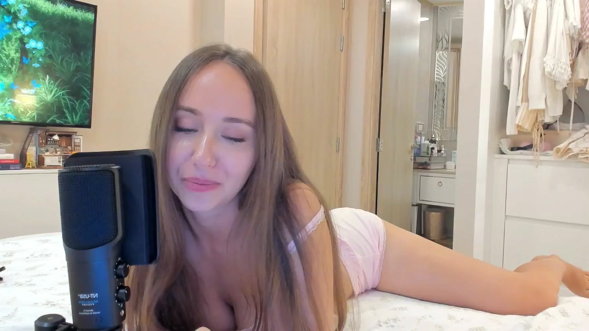 Gallery image thumbnail from BlushyAnna's myfreecams stream on, 03/23/2026, 15:26 image 16 of 20