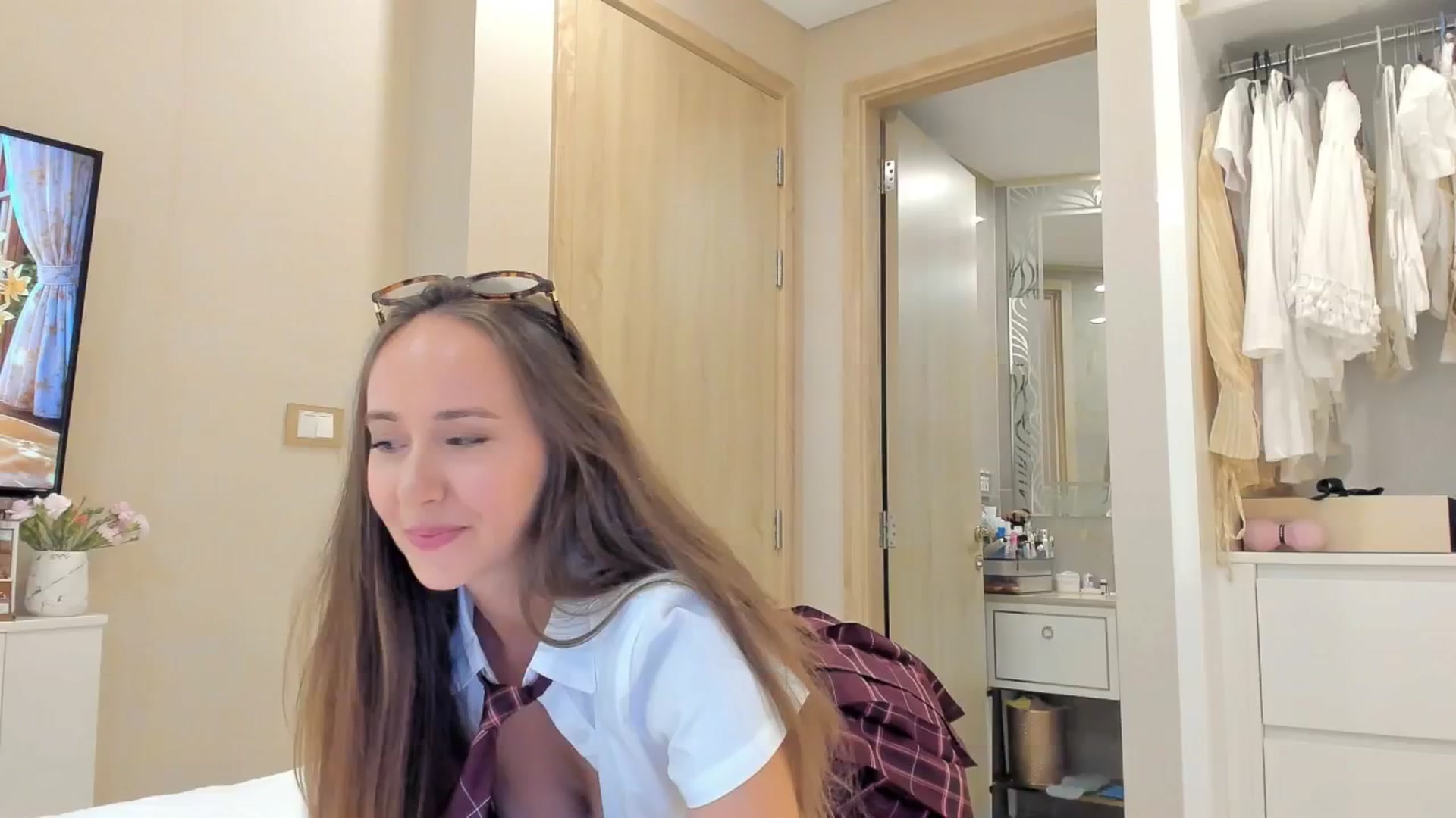 Gallery image thumbnail from BlushyAnna's myfreecams stream on, 04/06/2026, 06:14 image 6 of 20