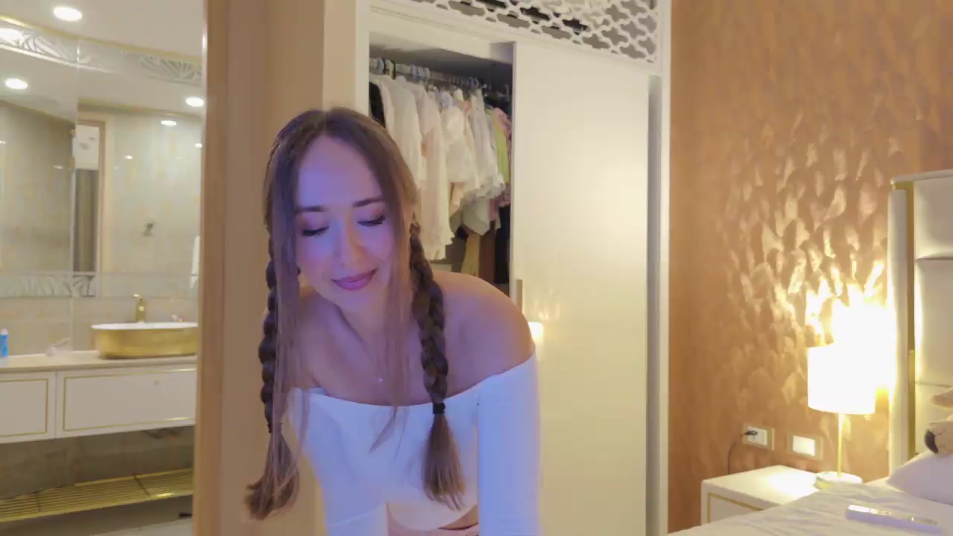Gallery image thumbnail from BlushyAnna's myfreecams stream on, 06/20/2026, 05:11 image 6 of 20