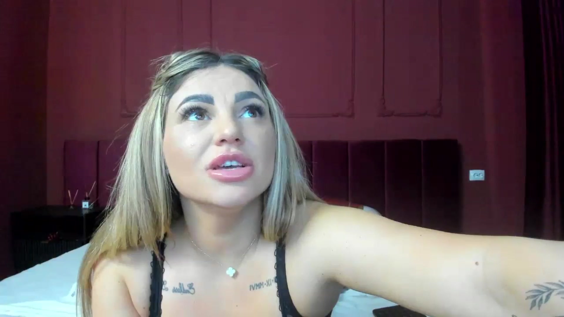Gallery image thumbnail from Bo0ty_queen_'s myfreecams stream on, 03/27/2024, 12:05 image 14 of 20
