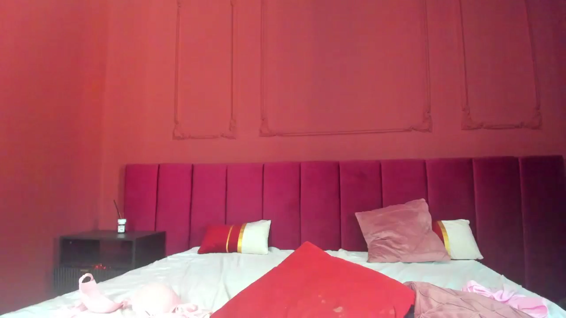 Gallery image thumbnail from Bo0ty_queen_'s myfreecams stream on, 05/26/2024, 12:38 image 14 of 20