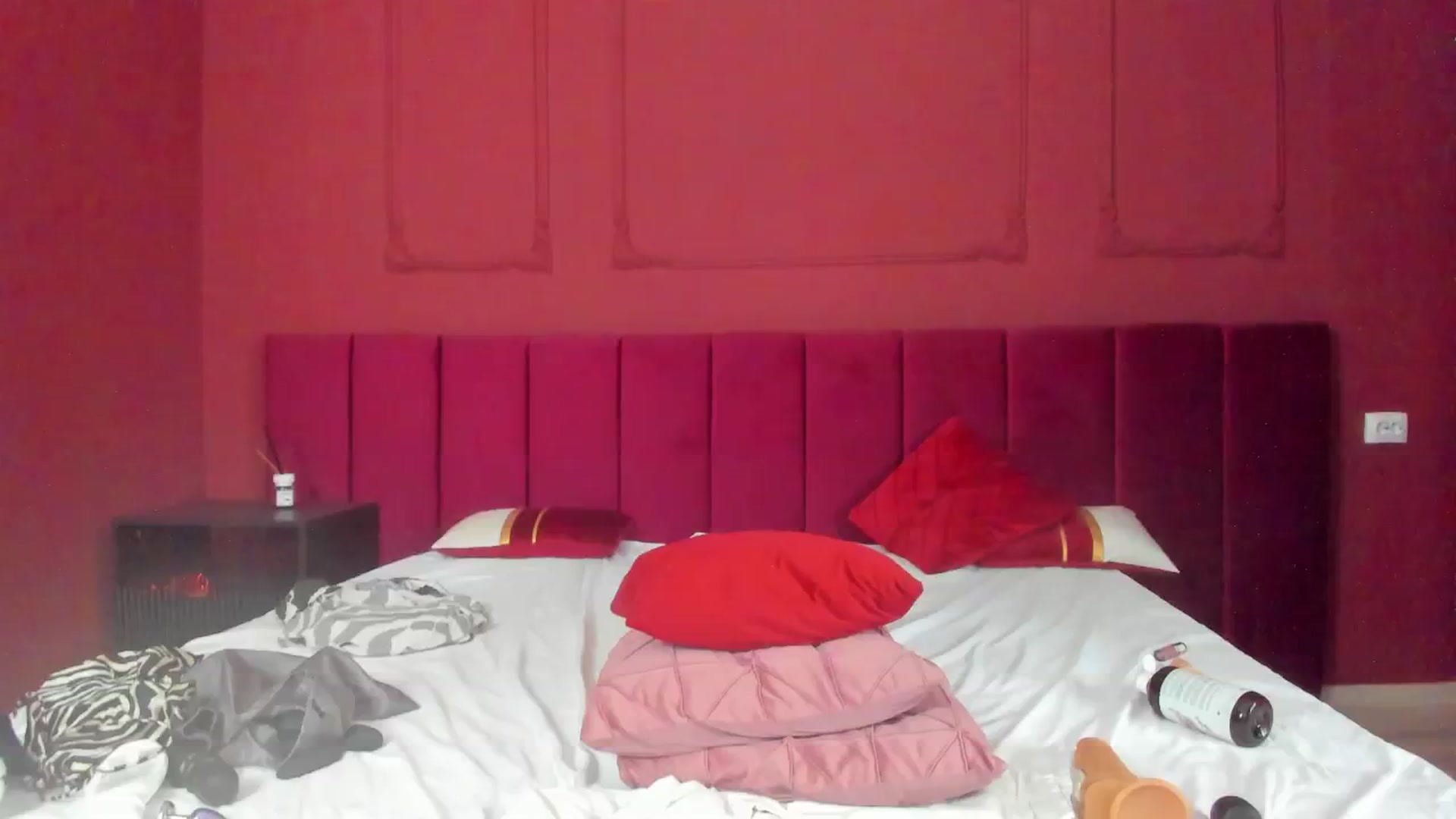 Gallery image thumbnail from Bo0ty_queen_'s myfreecams stream on, 06/15/2024, 11:34 image 6 of 20