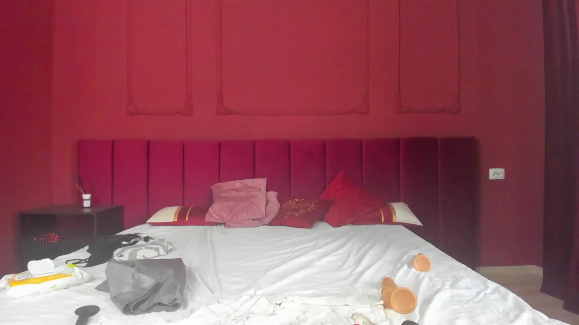 Gallery image thumbnail from Bo0ty_queen_'s myfreecams stream on, 06/15/2024, 11:34 image 18 of 20