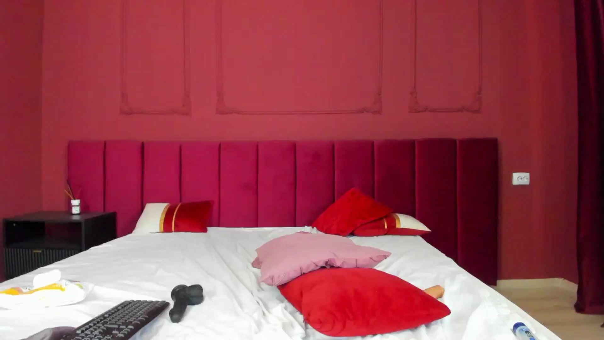 Gallery image thumbnail from Bo0ty_queen_'s myfreecams stream on, 06/18/2024, 10:30 image 6 of 20