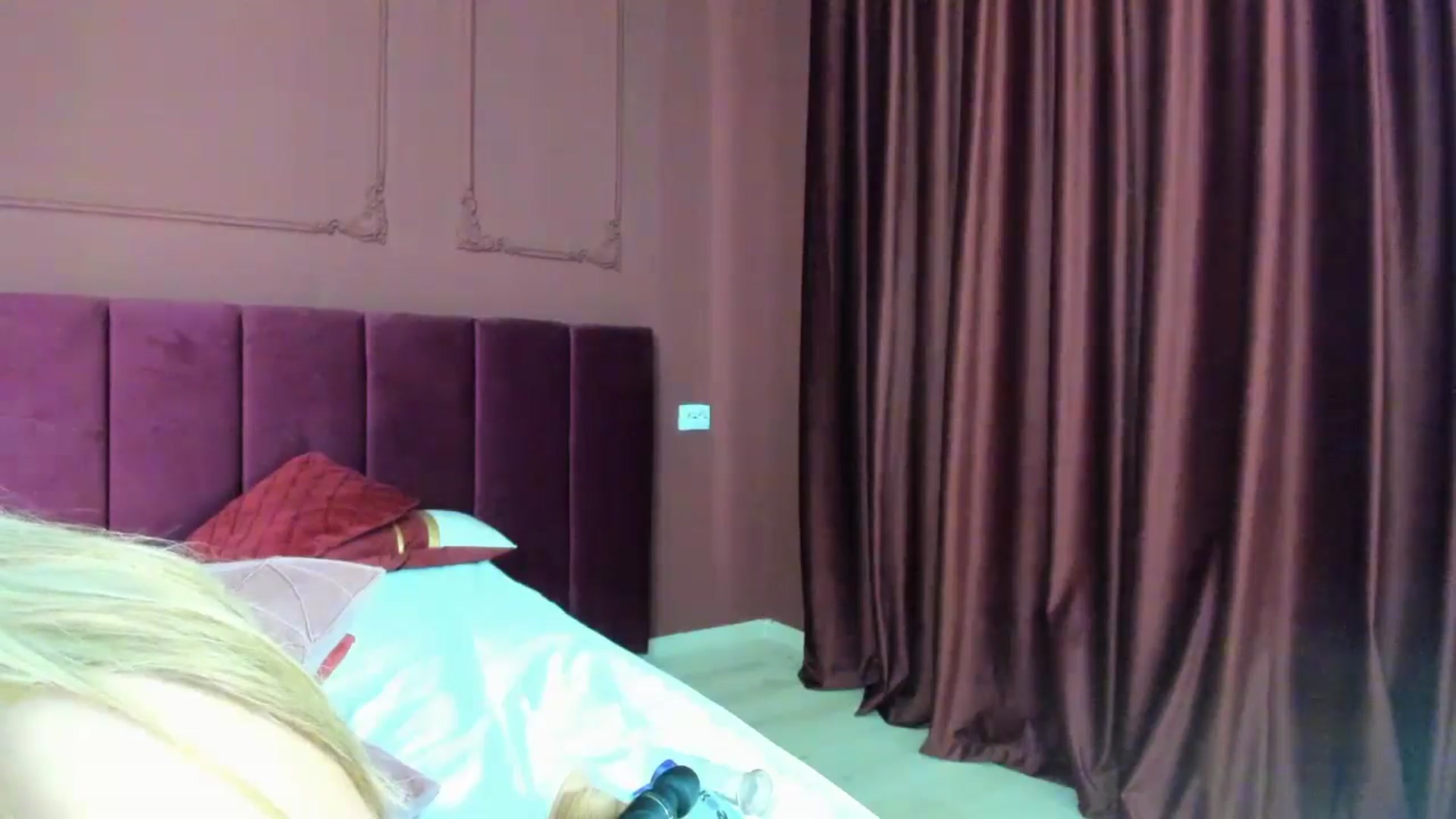 Gallery image thumbnail from Bo0ty_queen_'s myfreecams stream on, 06/18/2024, 12:03 image 17 of 20