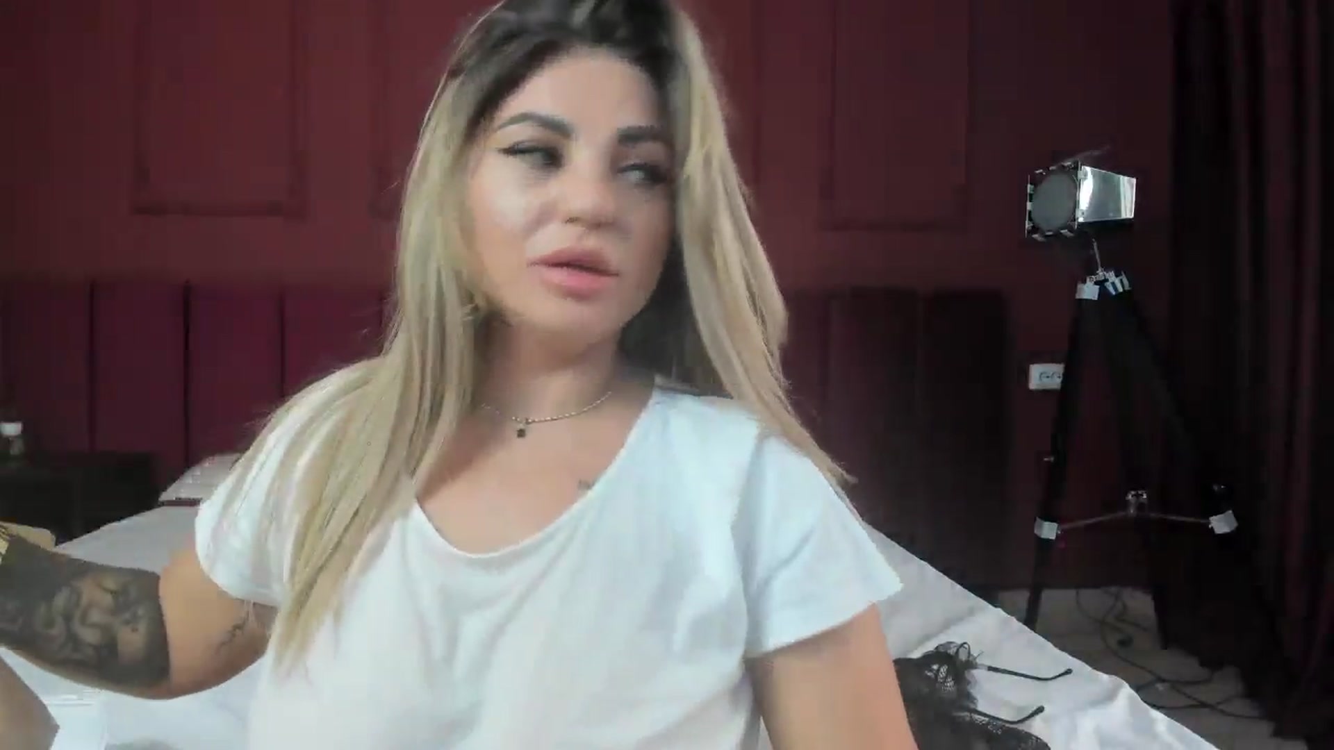 Gallery image thumbnail from Bo0ty_queen_'s myfreecams stream on, 08/06/2024, 08:52 image 7 of 20
