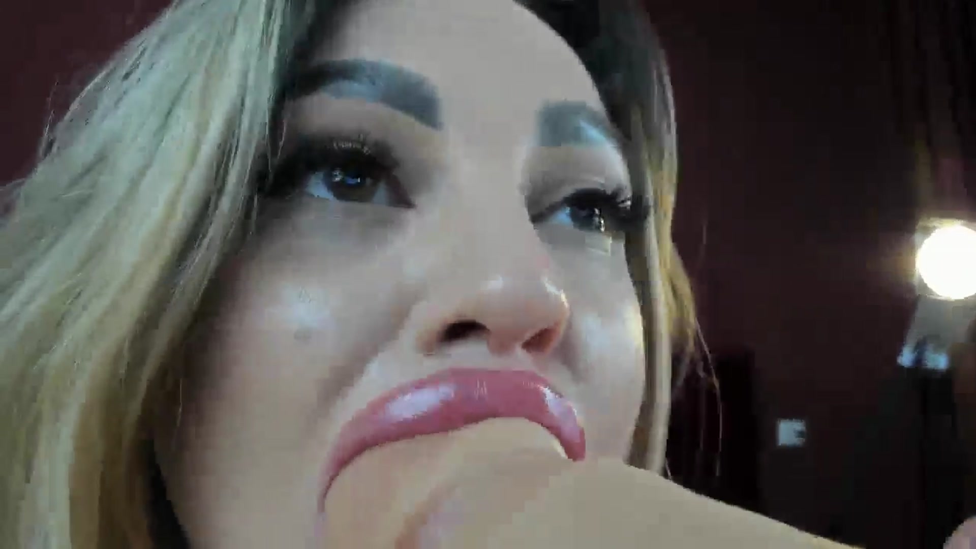 Gallery image thumbnail from Bo0ty_queen_'s myfreecams stream on, 08/09/2024, 11:40 image 5 of 20