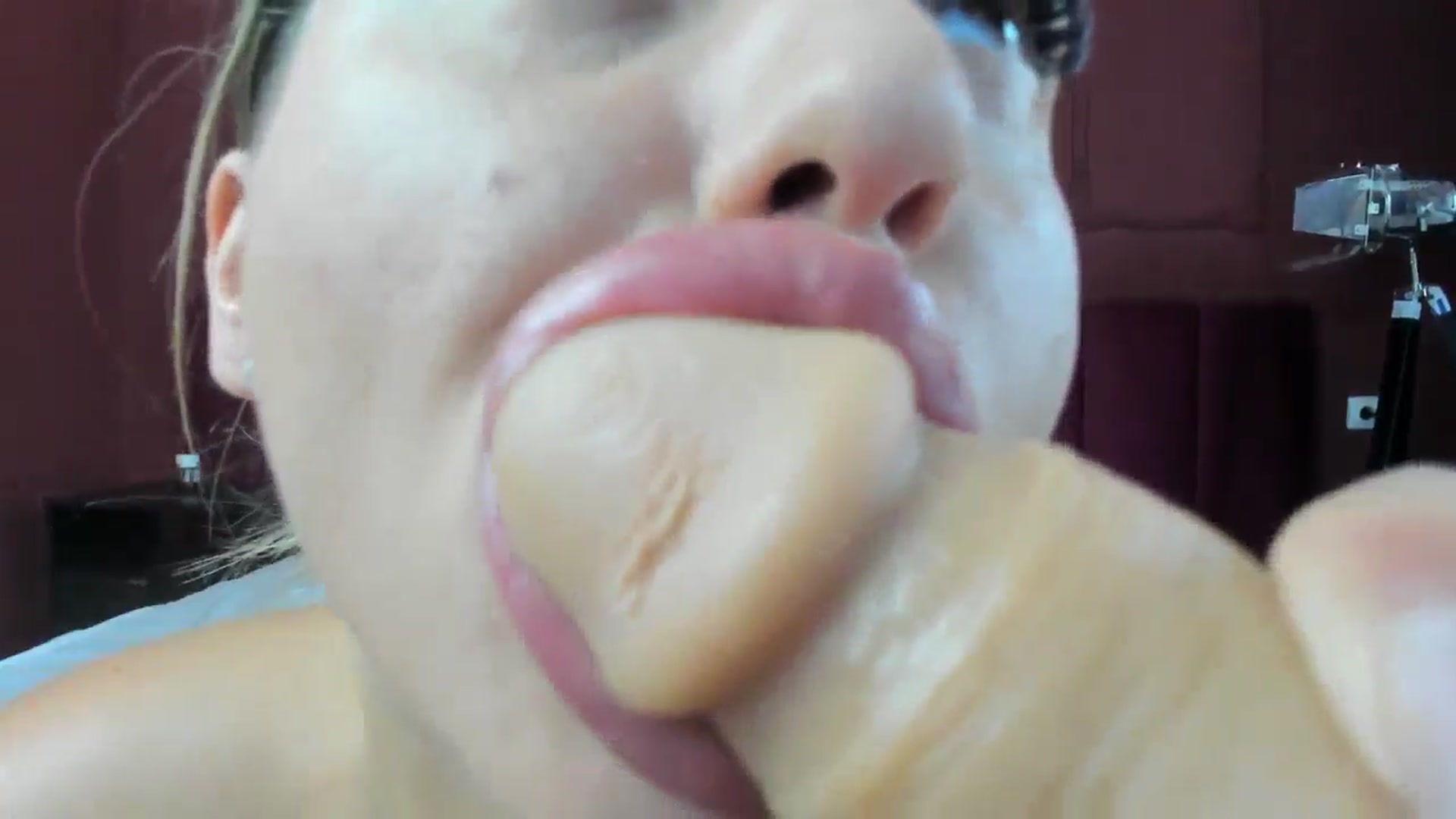 Gallery image thumbnail from Bo0ty_queen_'s myfreecams stream on, 08/16/2024, 12:27 image 7 of 20