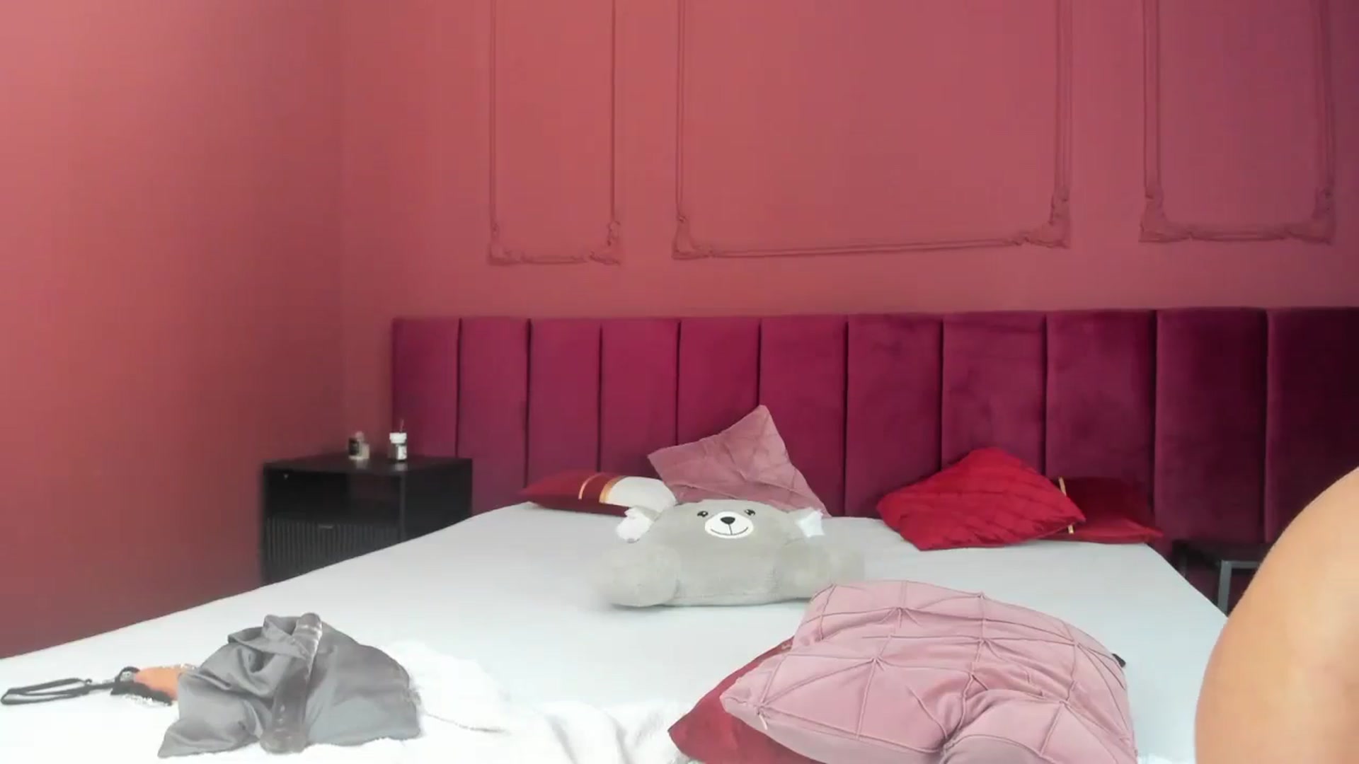 Gallery image thumbnail from Bo0ty_queen_'s myfreecams stream on, 10/25/2024, 12:14 image 3 of 20