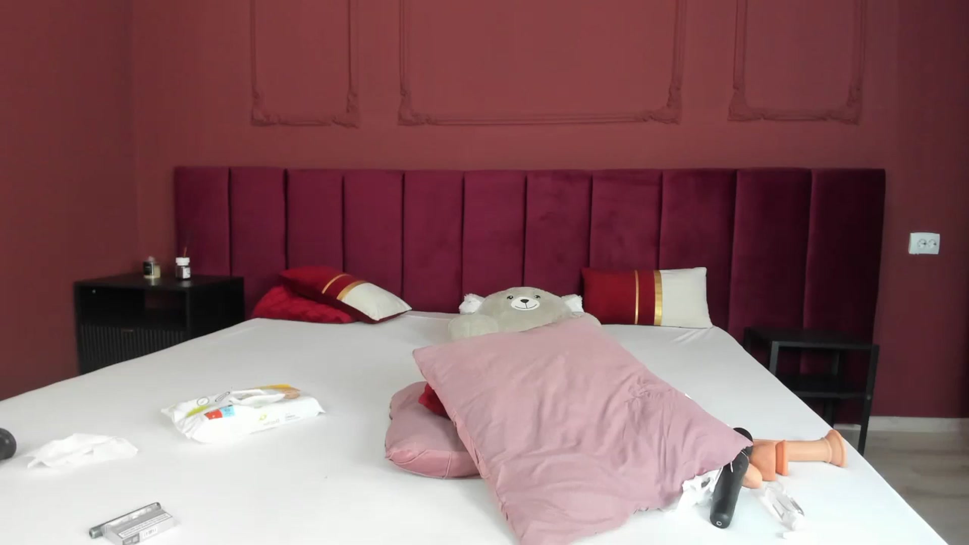 Gallery image thumbnail from Bo0ty_queen_'s myfreecams stream on, 10/28/2024, 10:19 image 10 of 20