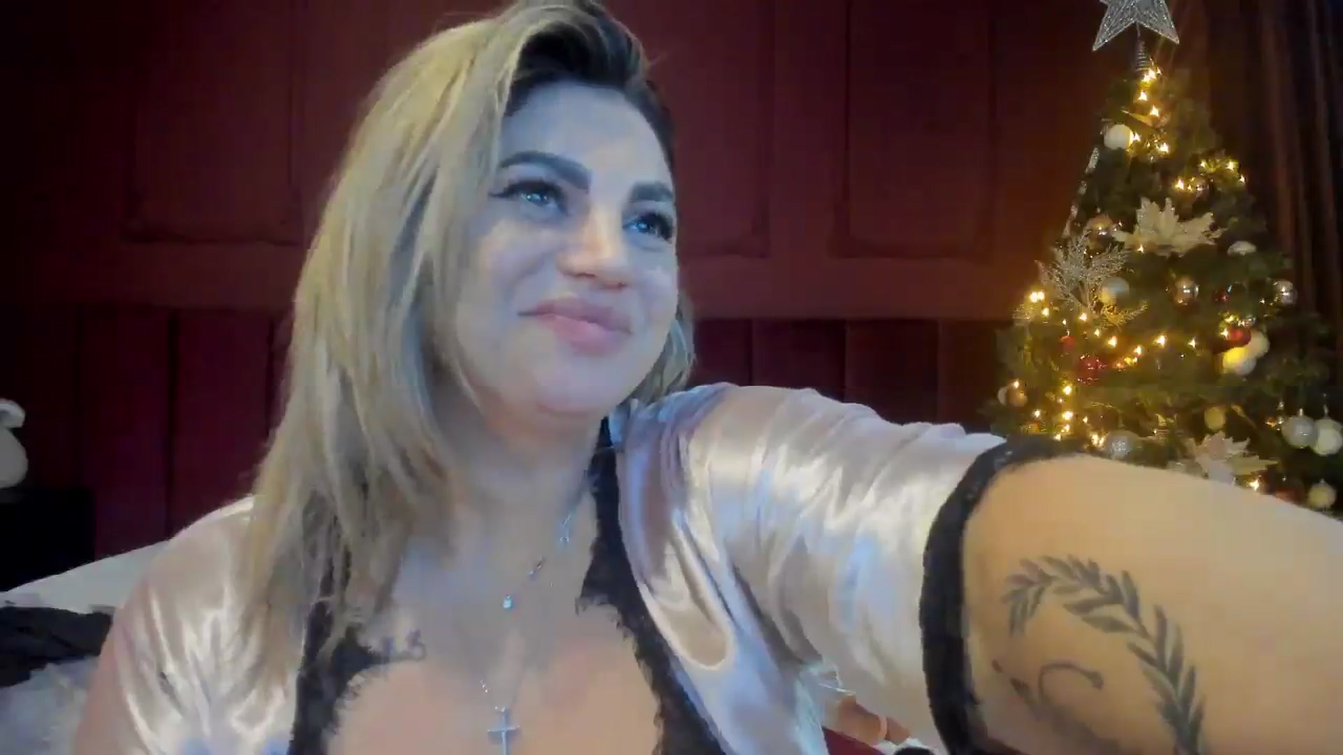 Gallery image thumbnail from Bo0ty_queen_'s myfreecams stream on, 12/10/2024, 13:17 image 17 of 20