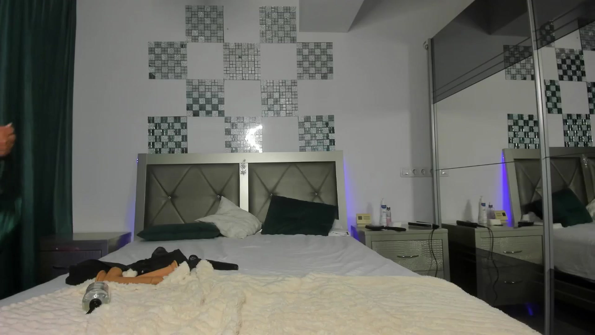 Gallery image thumbnail from Bo0ty_queen_'s myfreecams stream on, 04/24/2026, 11:42 image 19 of 20