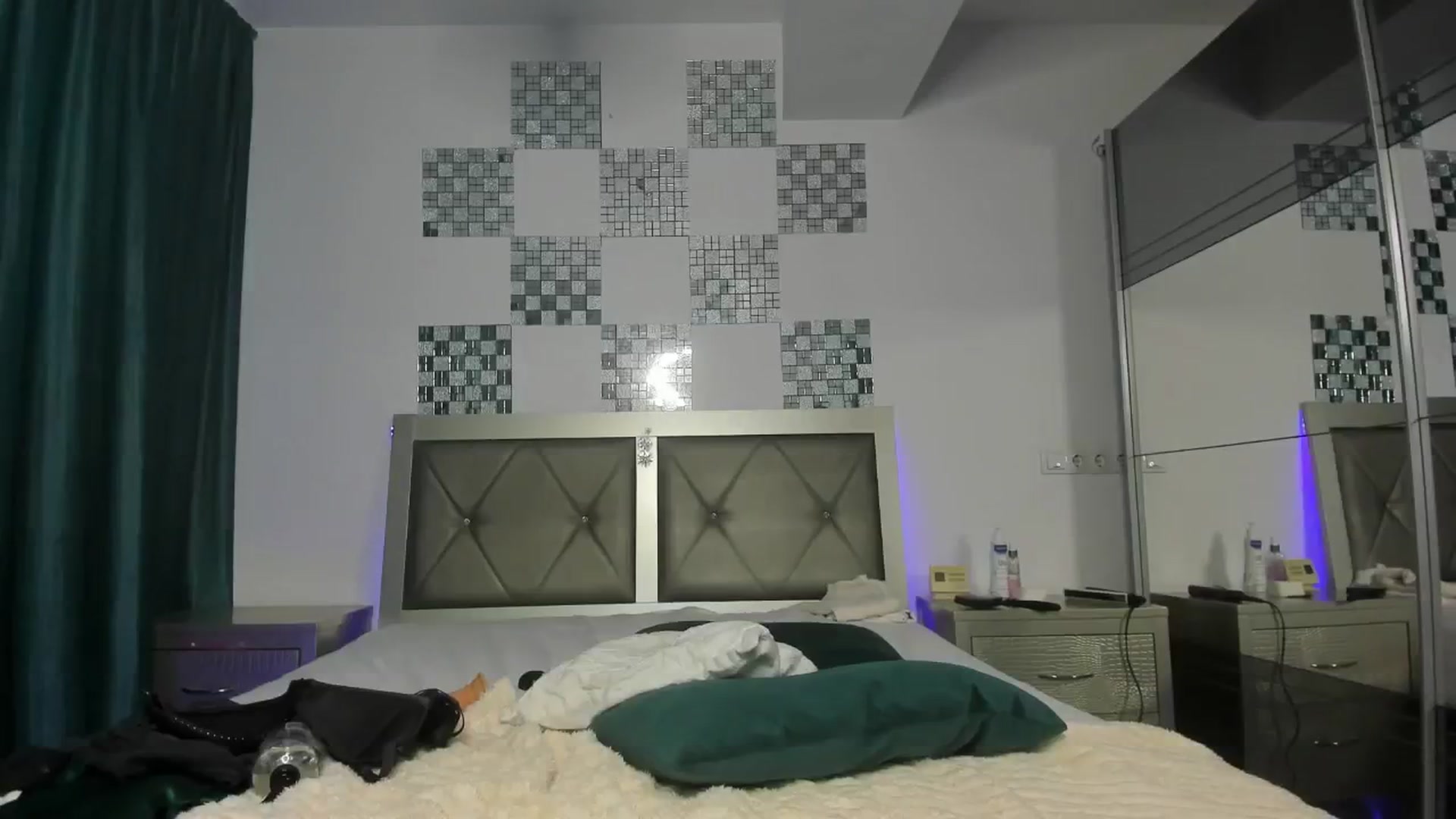 Gallery image thumbnail from Bo0ty_queen_'s myfreecams stream on, 04/24/2026, 11:42 image 18 of 20