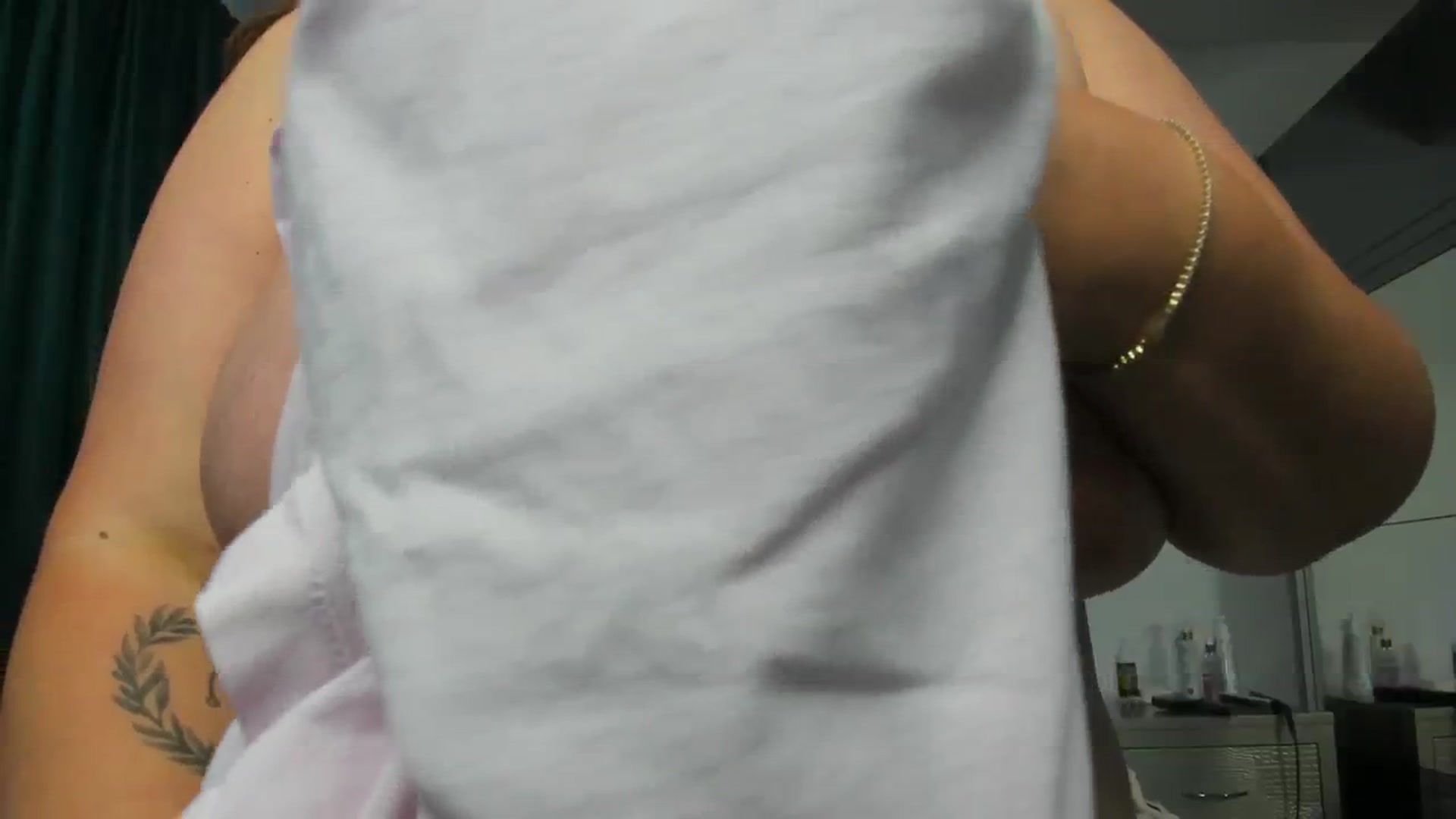 Gallery image thumbnail from Bo0ty_queen_'s myfreecams stream on, 04/29/2026, 09:51 image 15 of 20