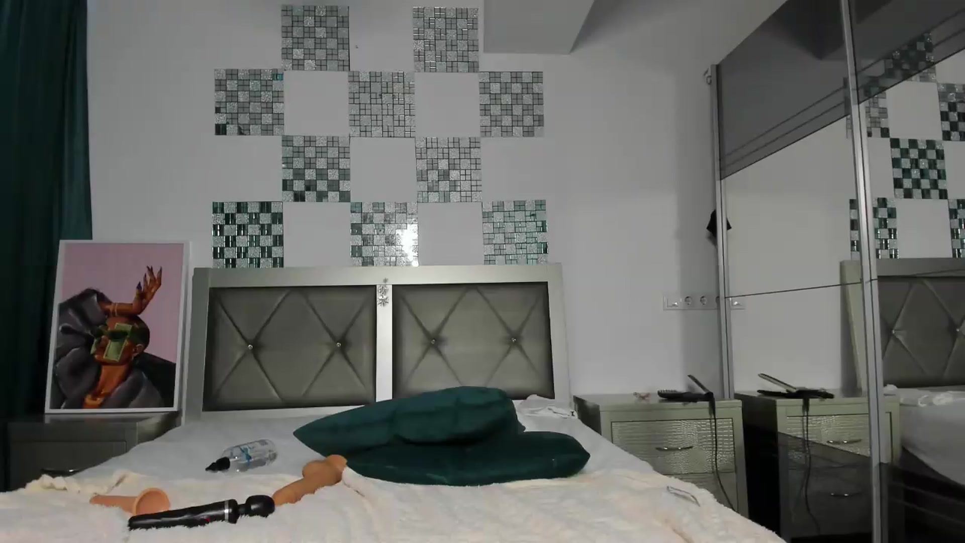 Gallery image thumbnail from Bo0ty_queen_'s myfreecams stream on, 05/05/2026, 10:22 image 16 of 20