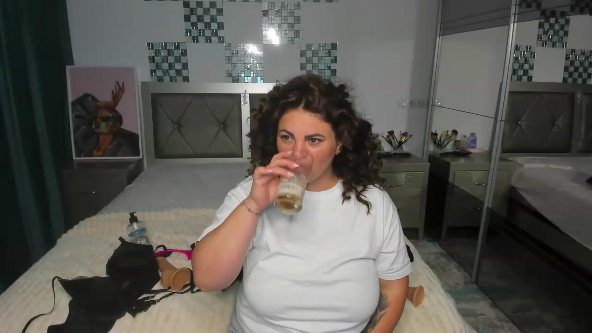 Gallery image thumbnail from Bo0ty_queen_'s myfreecams stream on, 05/14/2026, 10:31 image 18 of 20