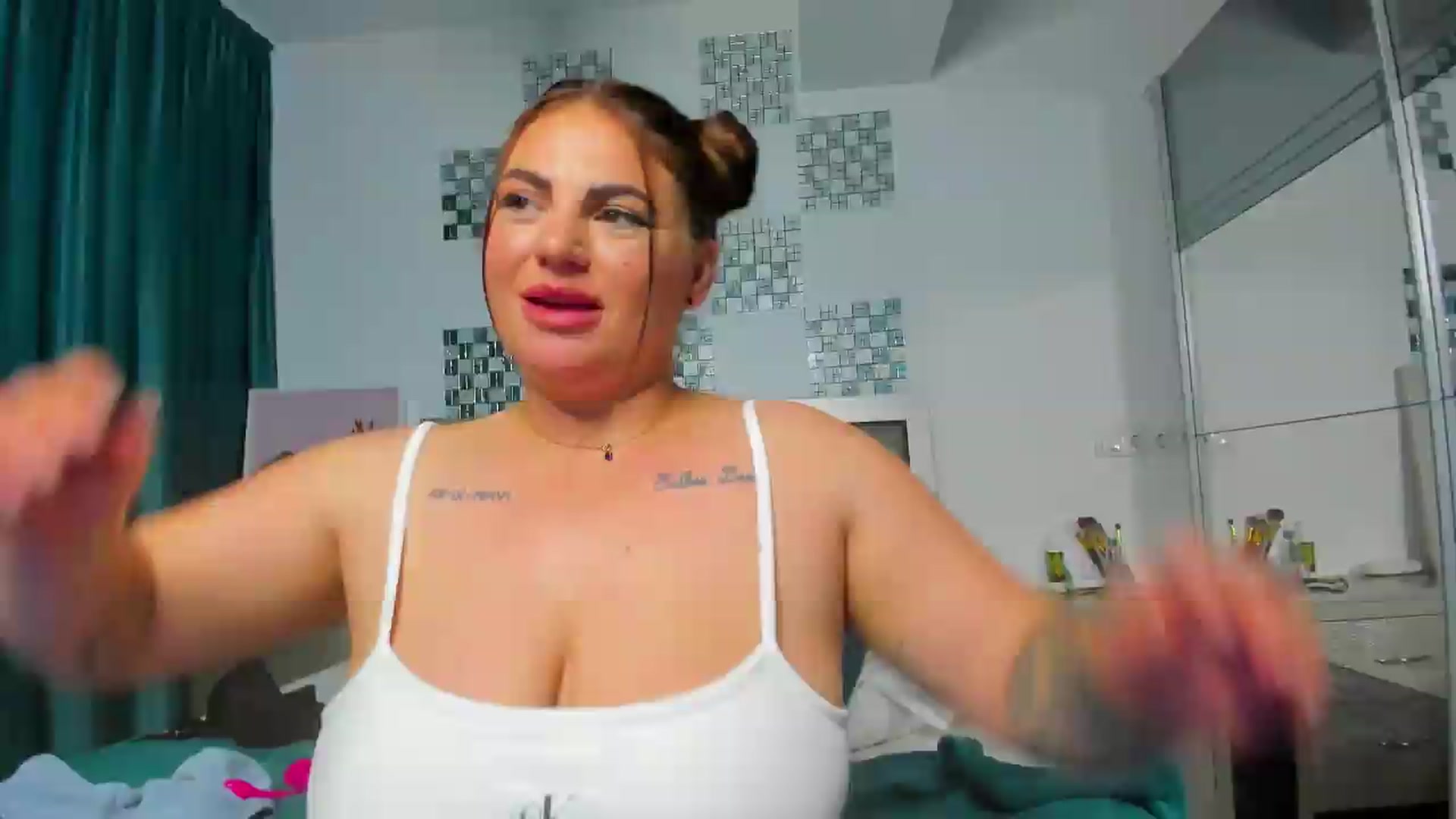 Gallery image thumbnail from Bo0ty_queen_'s myfreecams stream on, 05/25/2026, 11:52 image 3 of 20