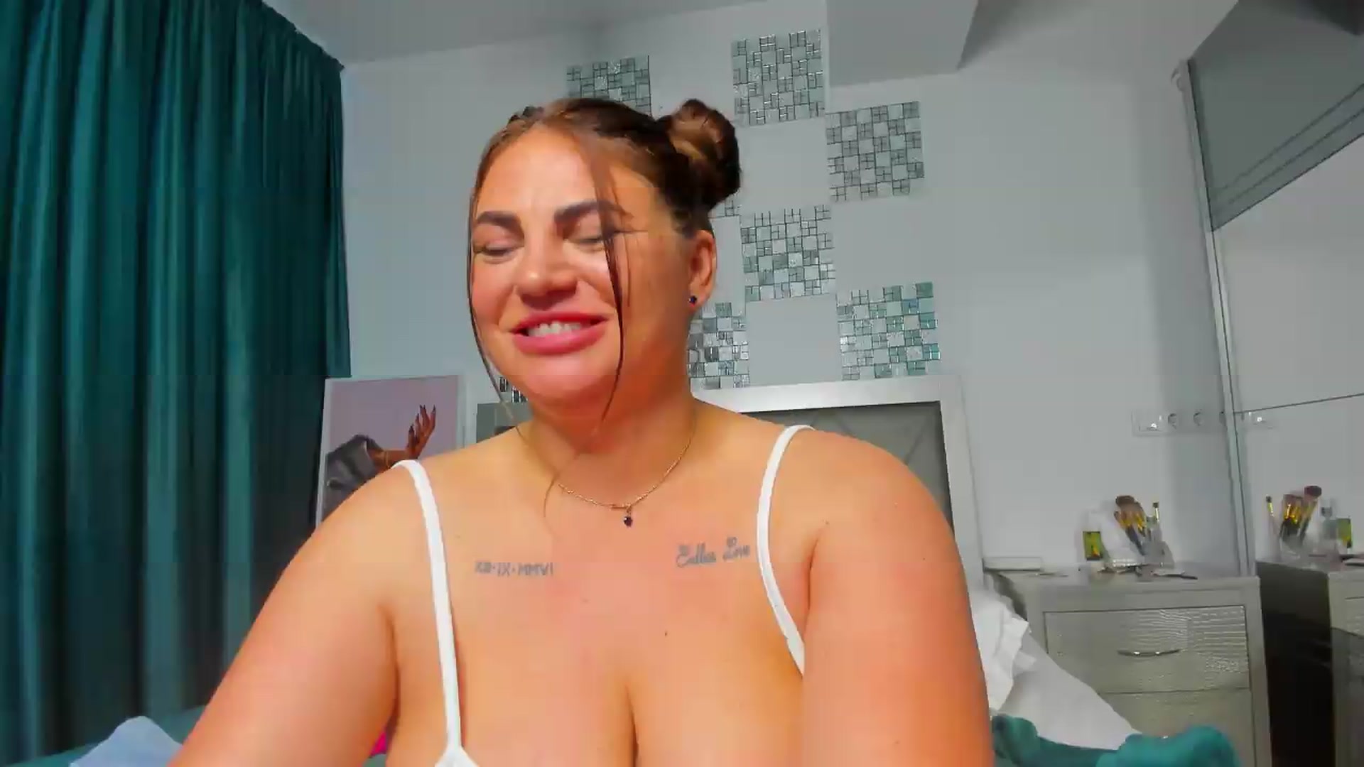 Gallery image thumbnail from Bo0ty_queen_'s myfreecams stream on, 05/25/2026, 11:52 image 11 of 20