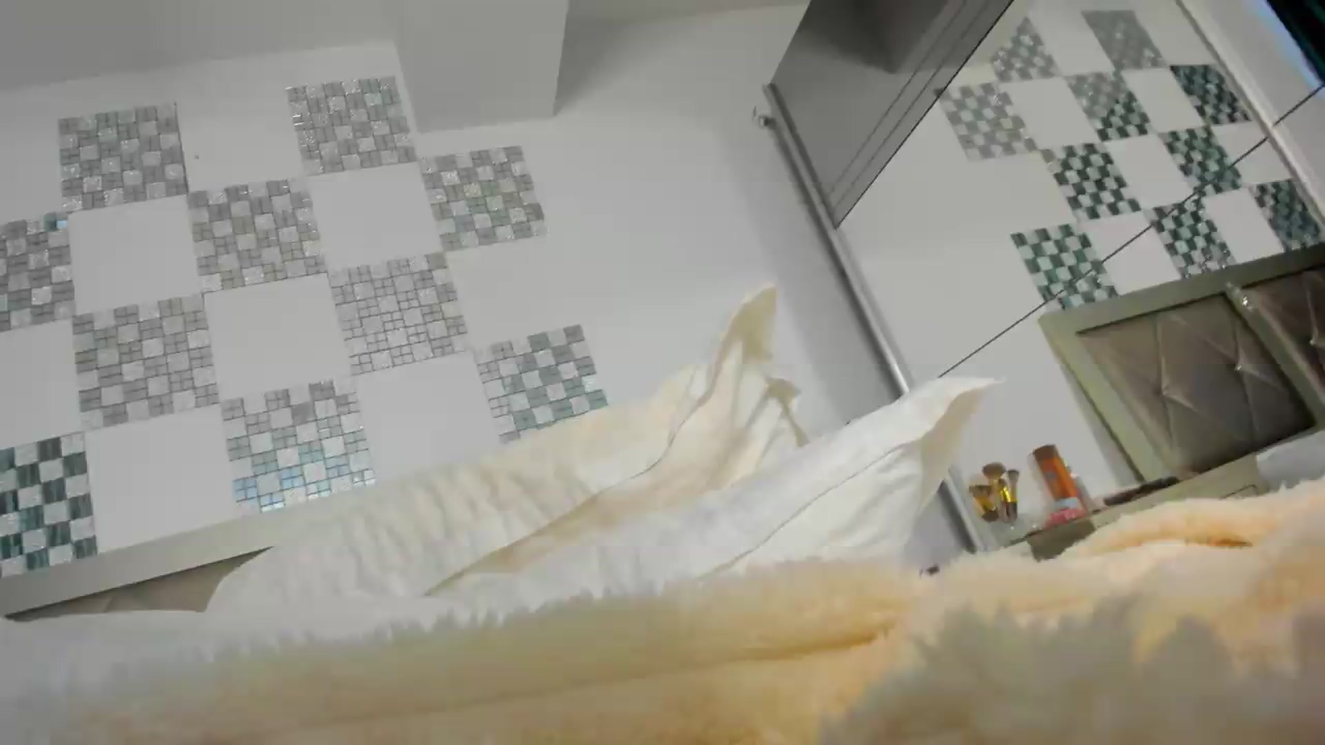Gallery image thumbnail from Bo0ty_queen_'s myfreecams stream on, 06/27/2026, 11:26 image 14 of 20